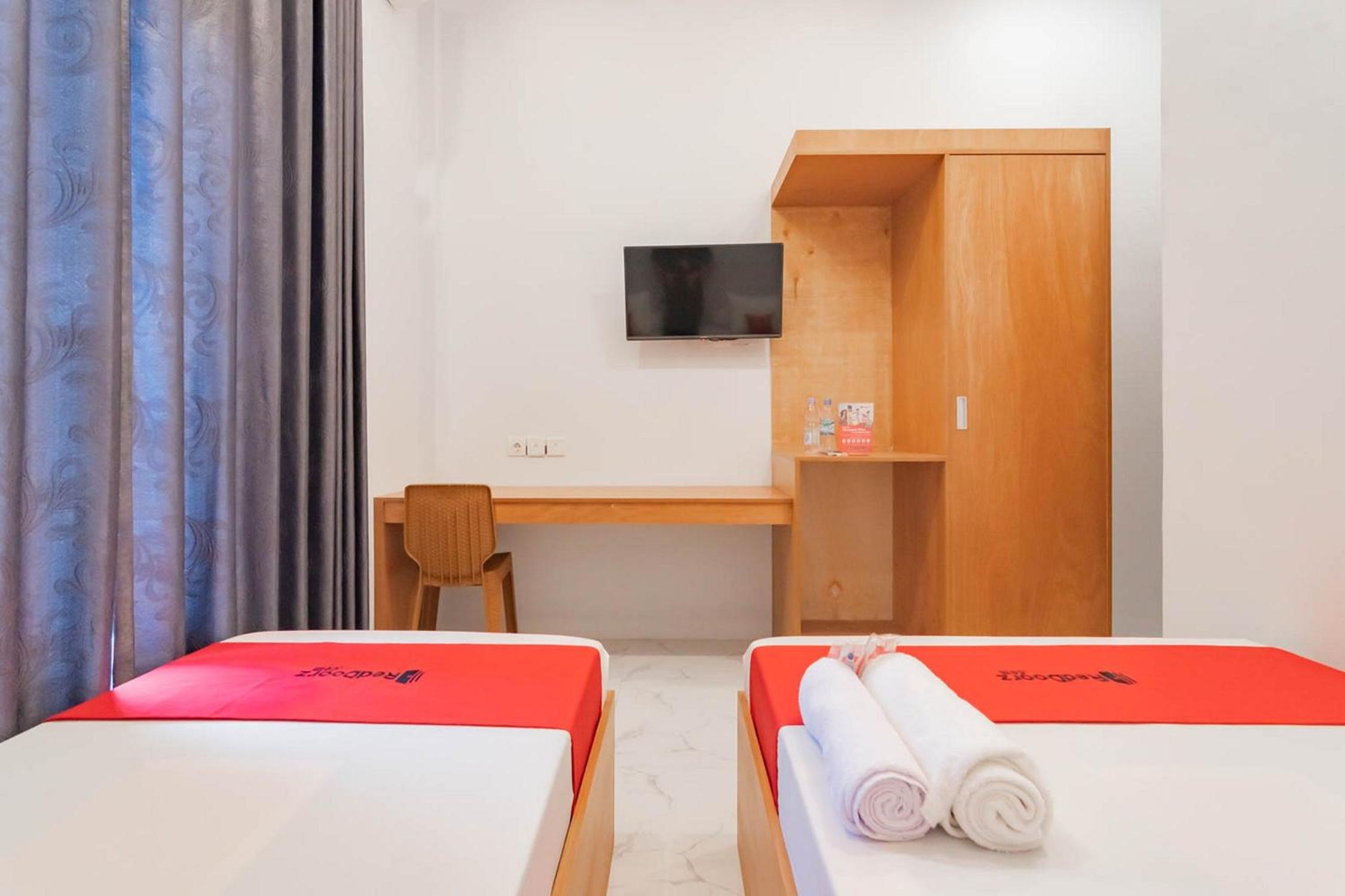 Standard Twin Room - Photo 5