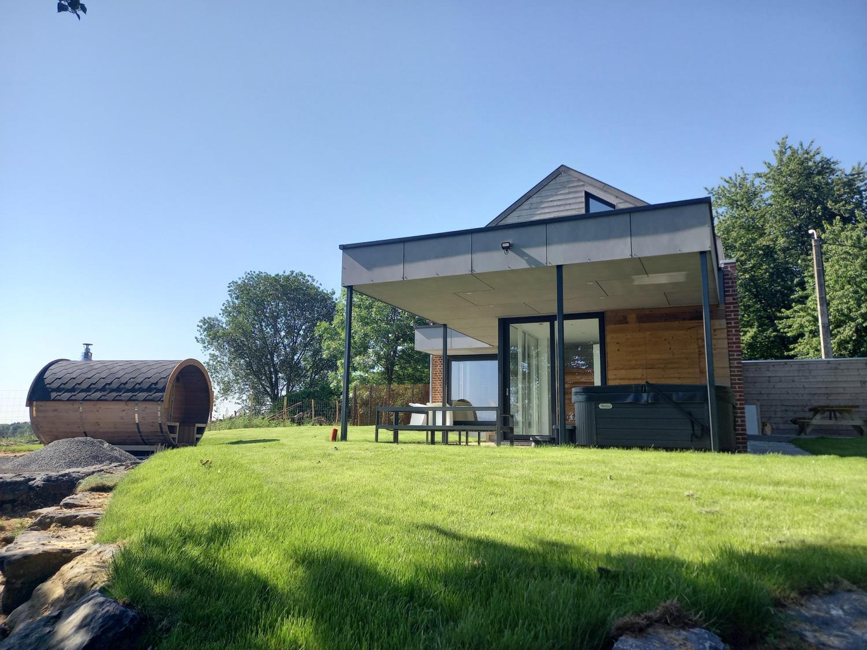 Three-Bedroom House photo 2