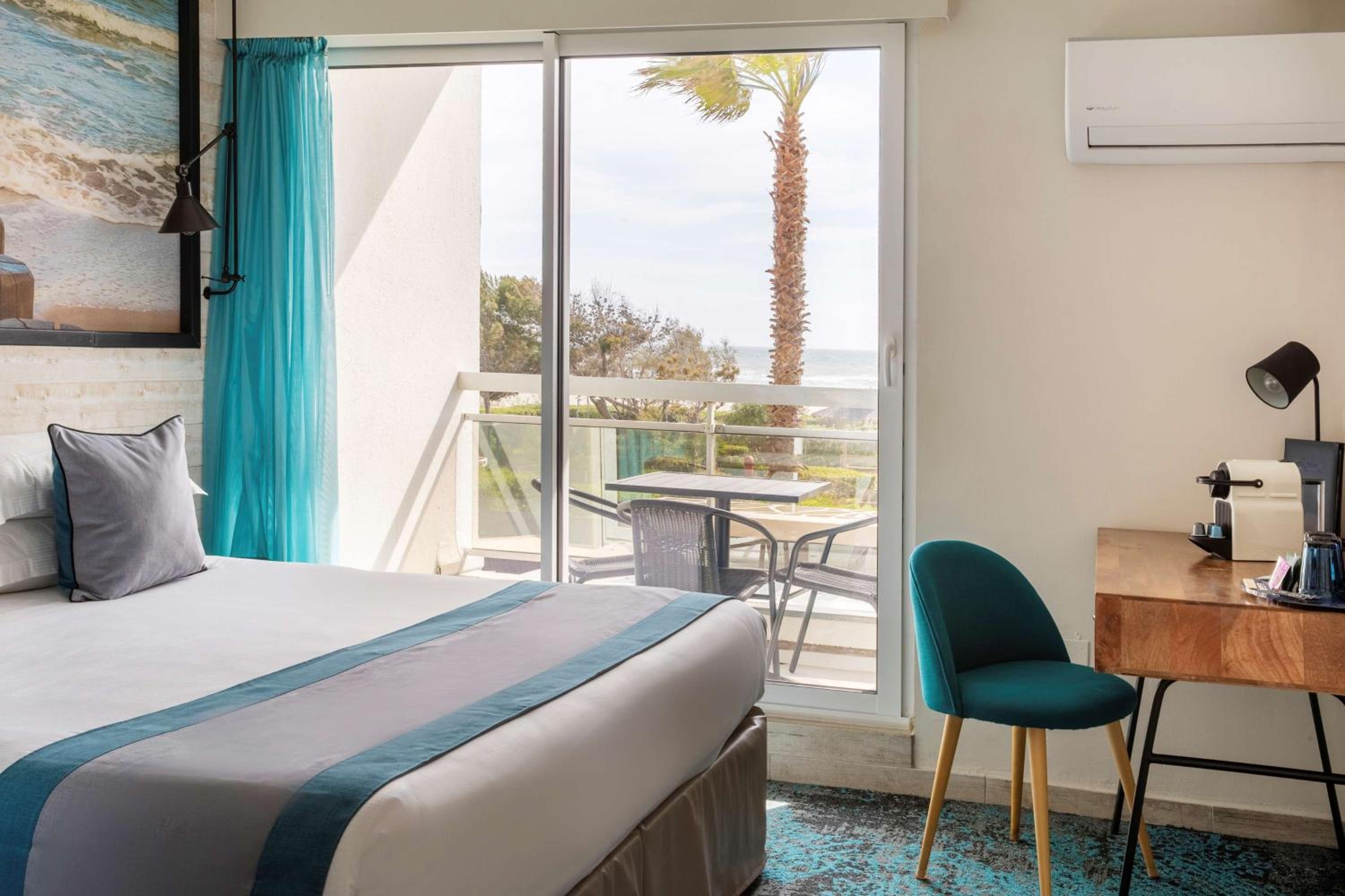 Triple Room with Sea View - Photo 5