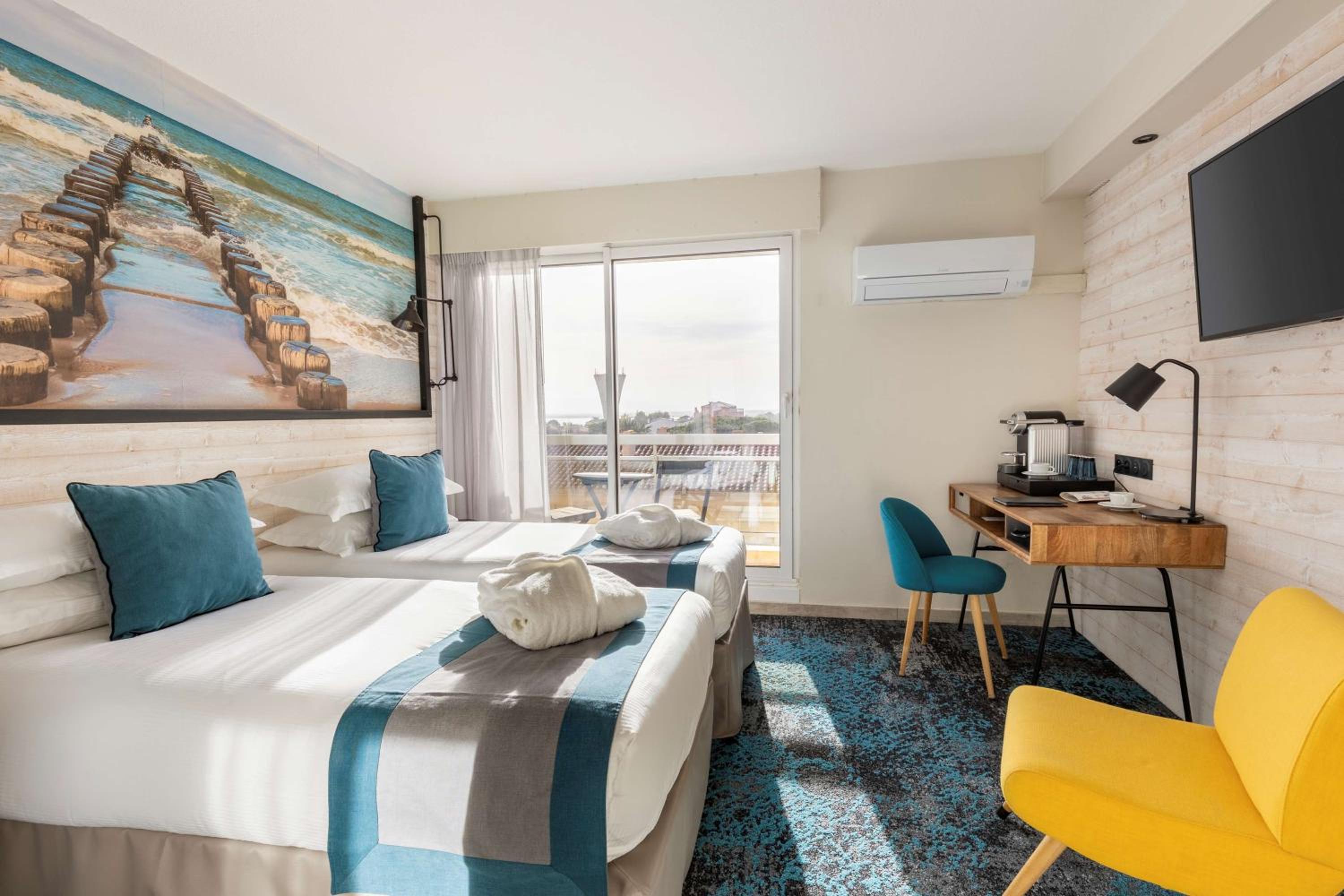 Comfort King Room with Mountain View - Photo 4