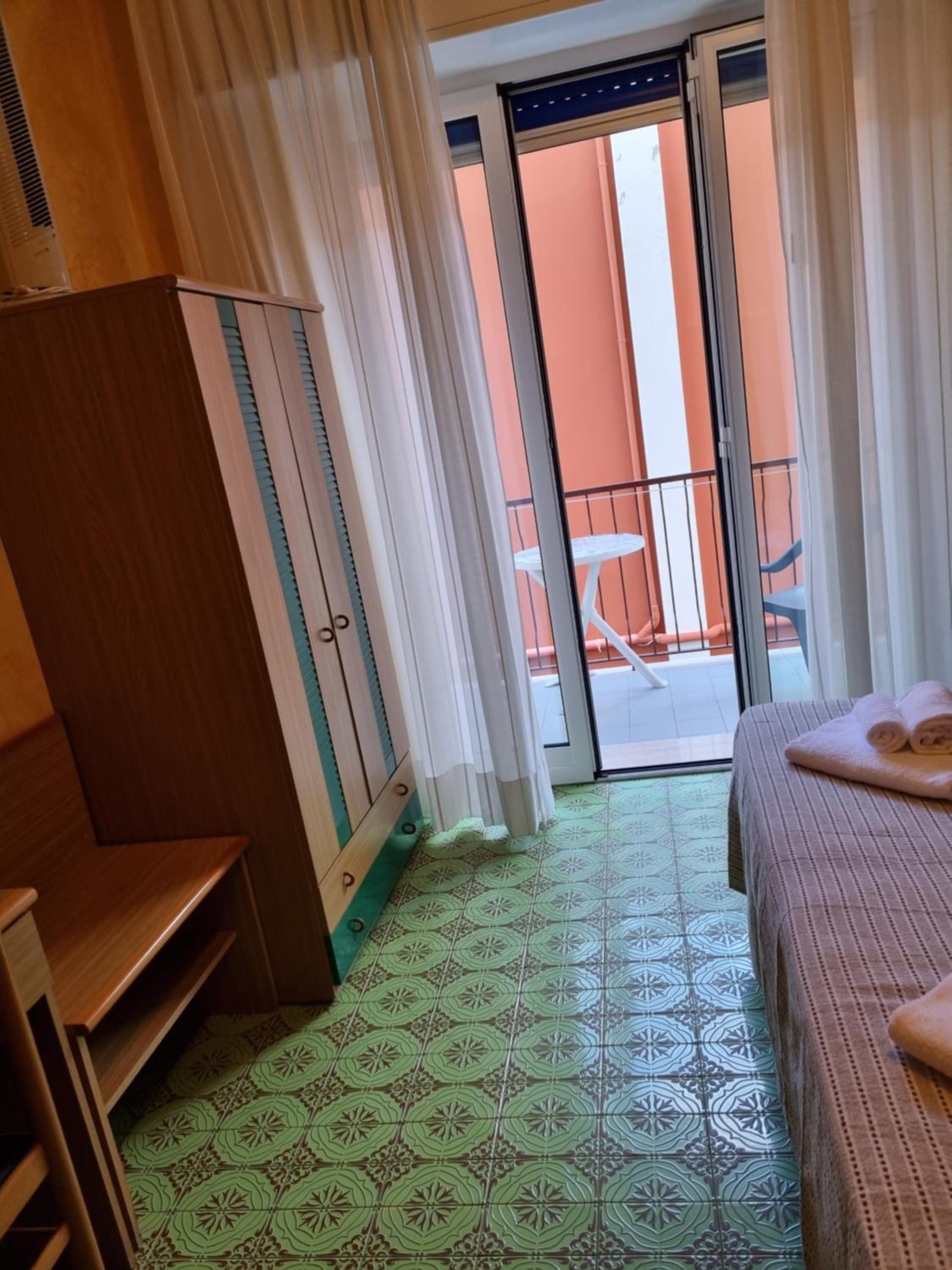 Deluxe Double or Twin Room with Balcony - Photo 8