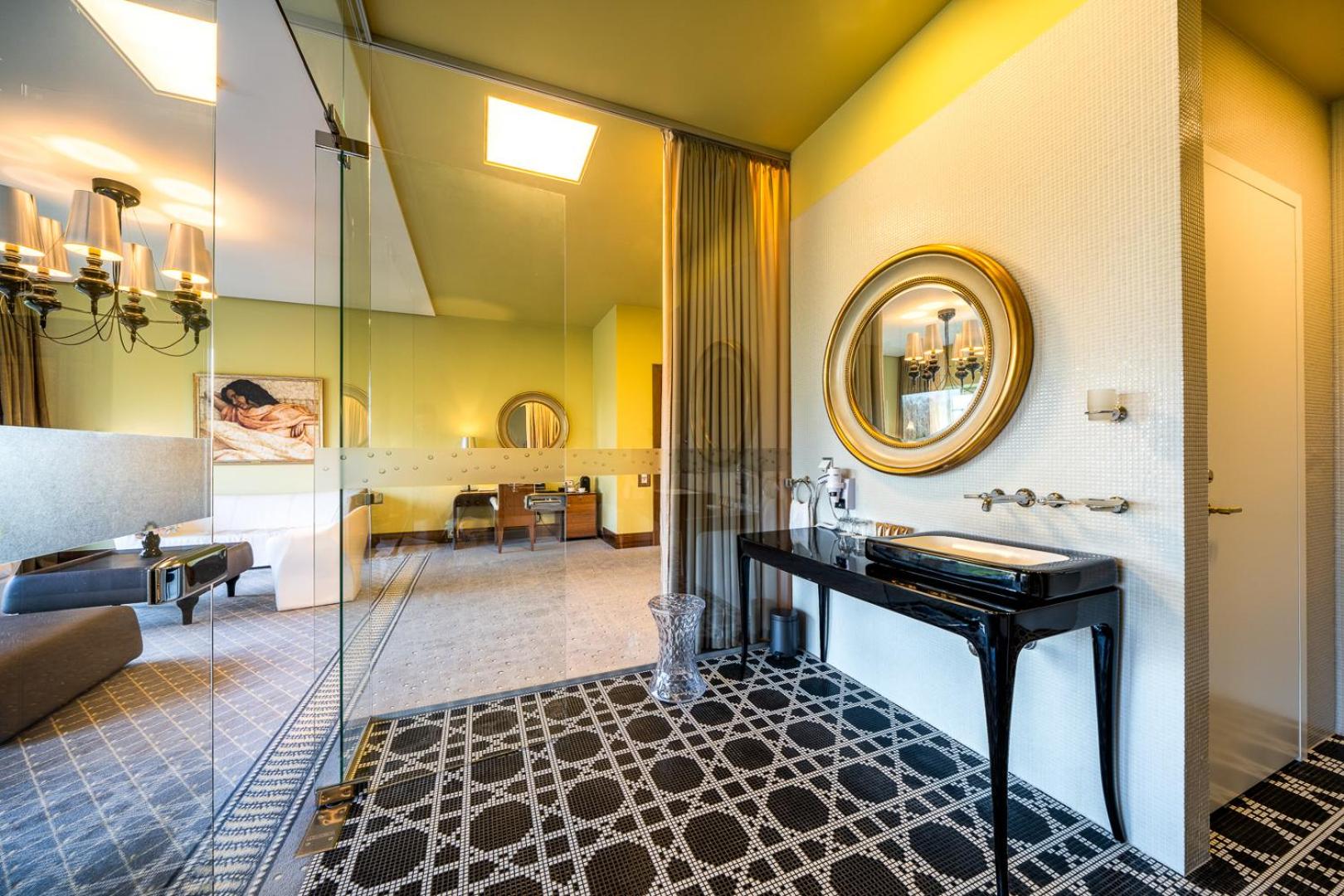 Pearl Deluxe Double Room with SPA Access - Photo 10