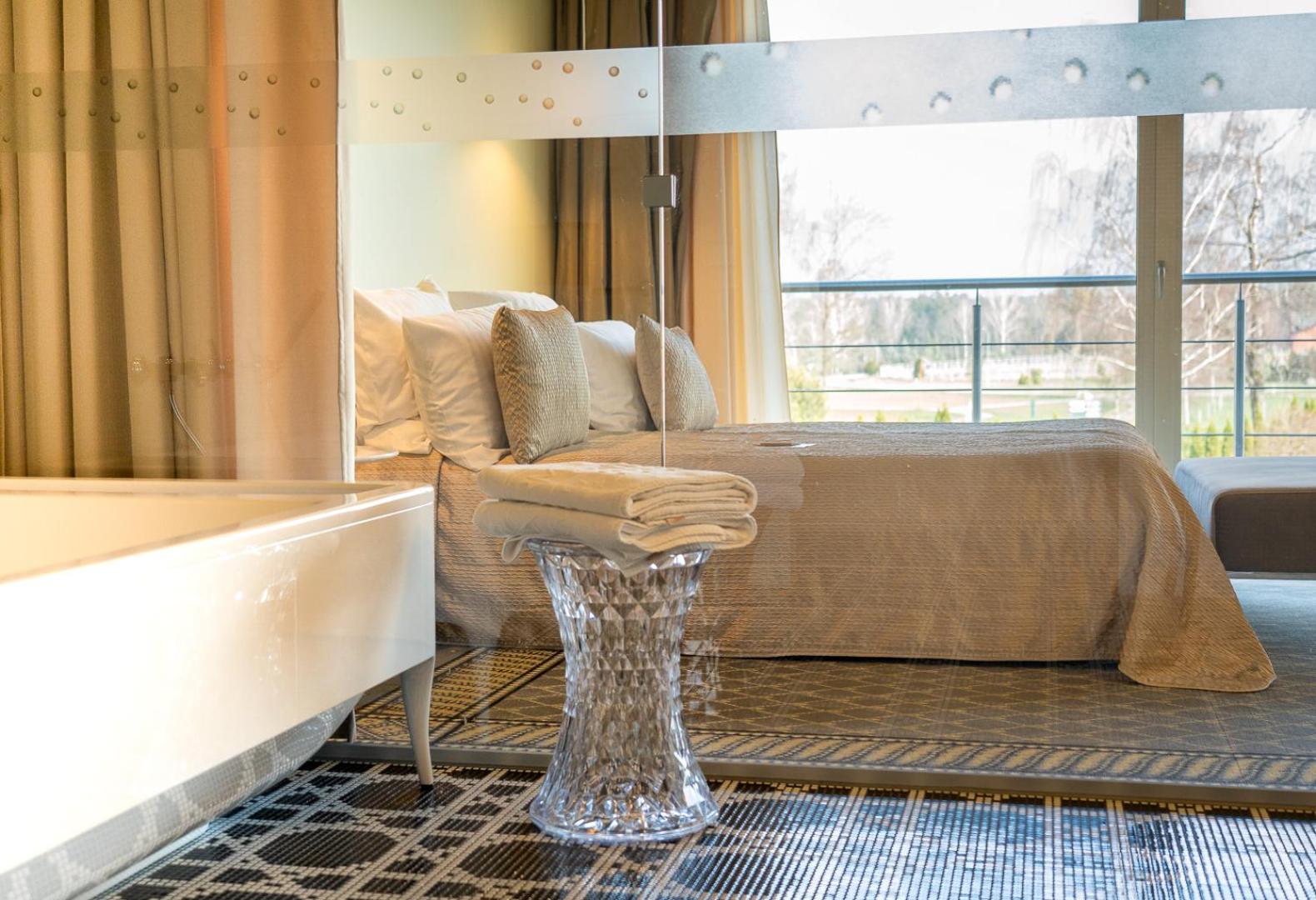 Pearl Deluxe Double Room with SPA Access - Photo 6