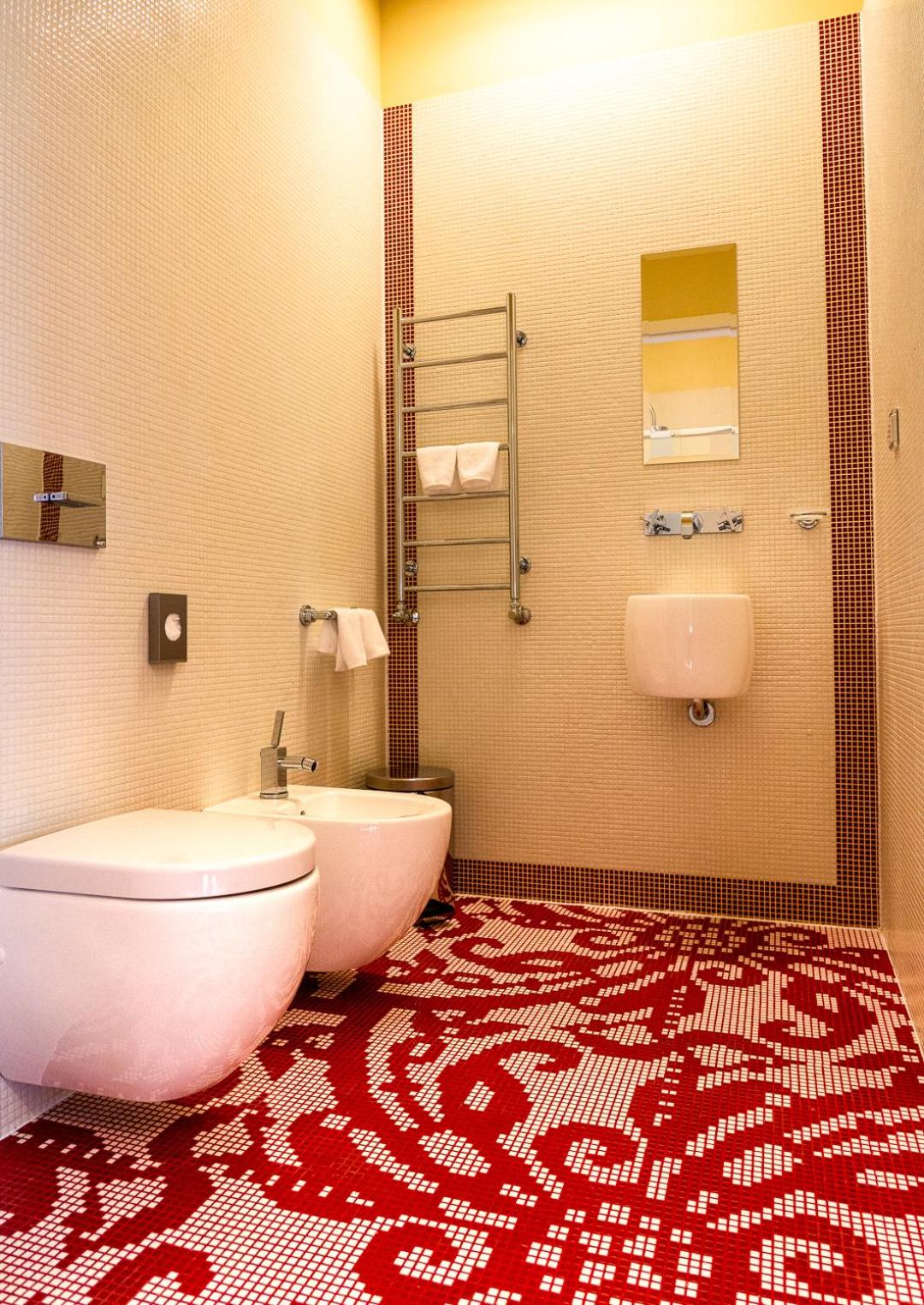Ruby Deluxe Double Room with Spa Access - Photo 5