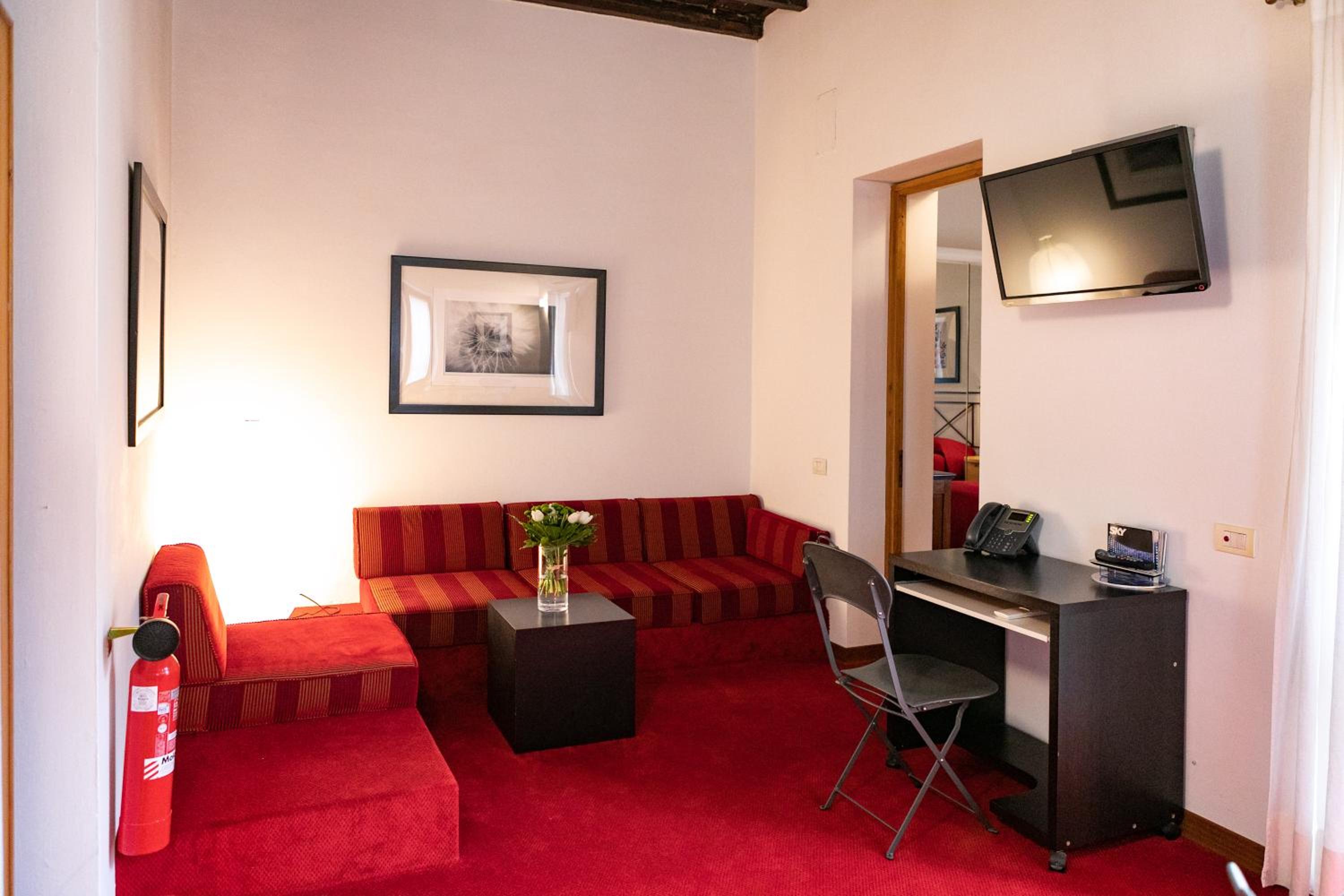 One-Bedroom Apartment with Terrace (2 Adults) - Babuino 172