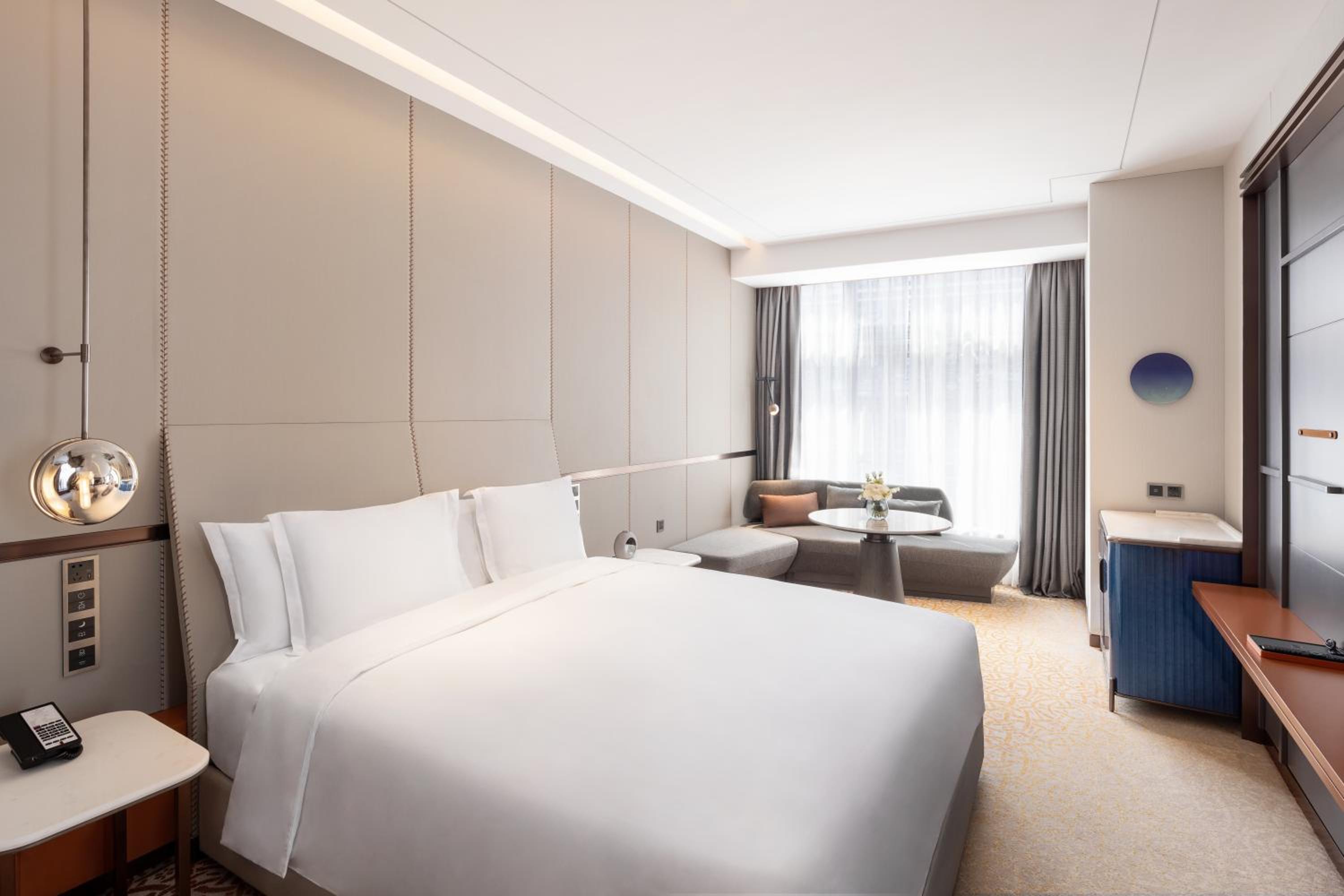 Standard King Room - Photo 3