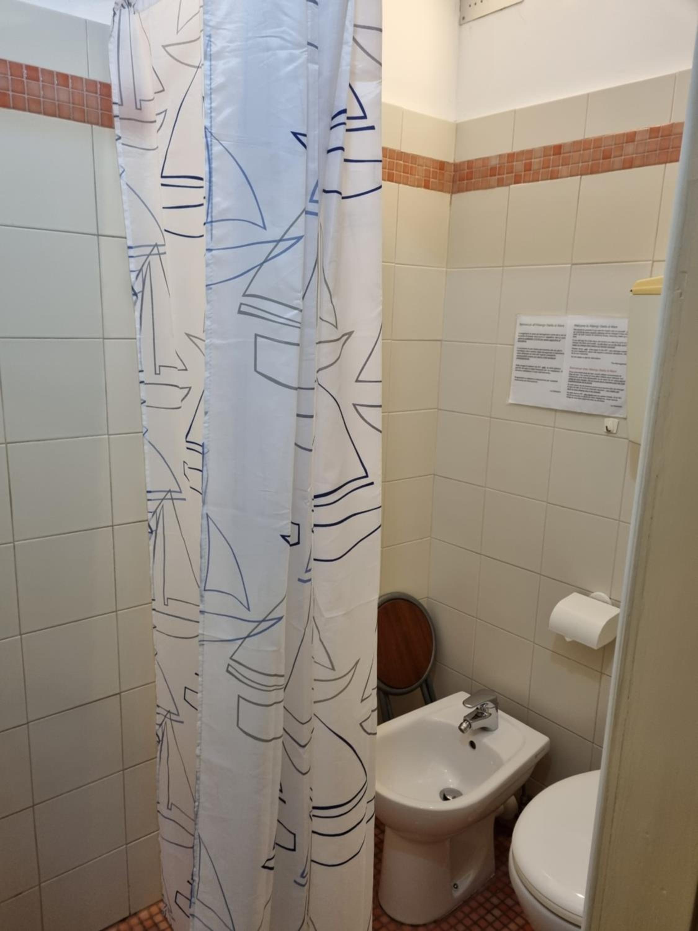 Double or Twin Room - Photo 6