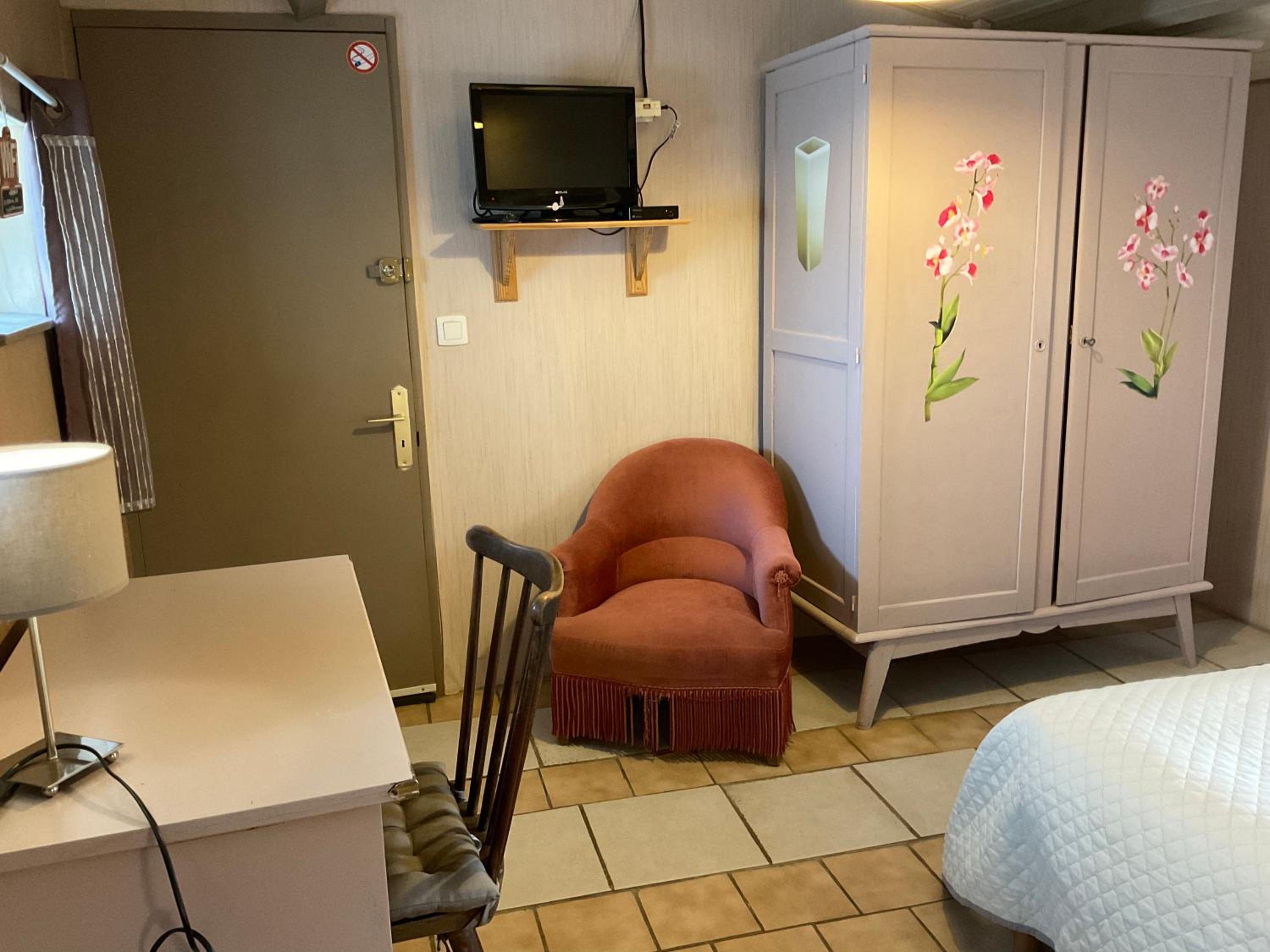Standard Suite - Photo 4