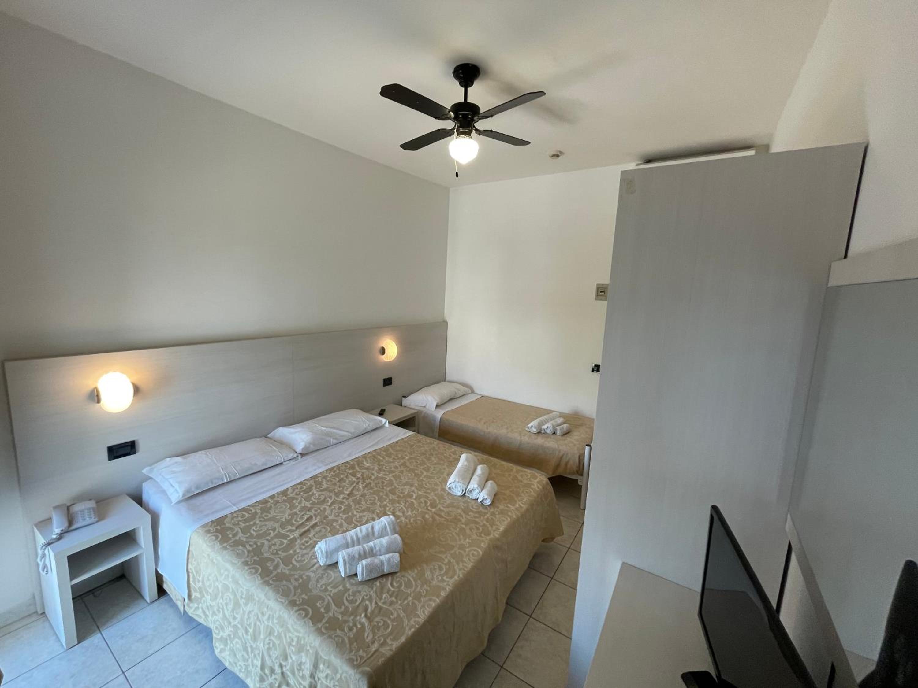 Basic Triple Room - Photo 1