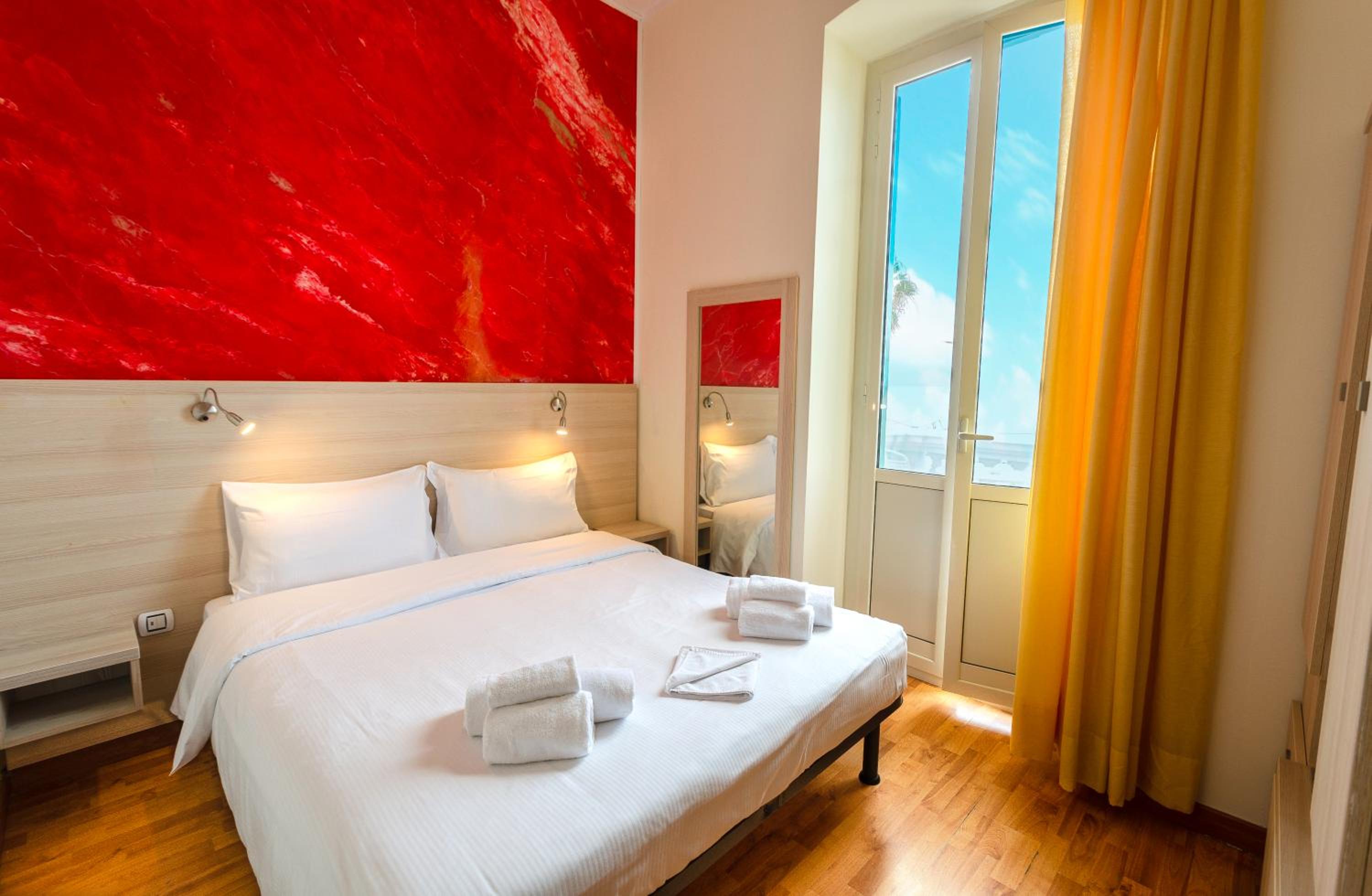 Double Room with Sea View - Photo 2