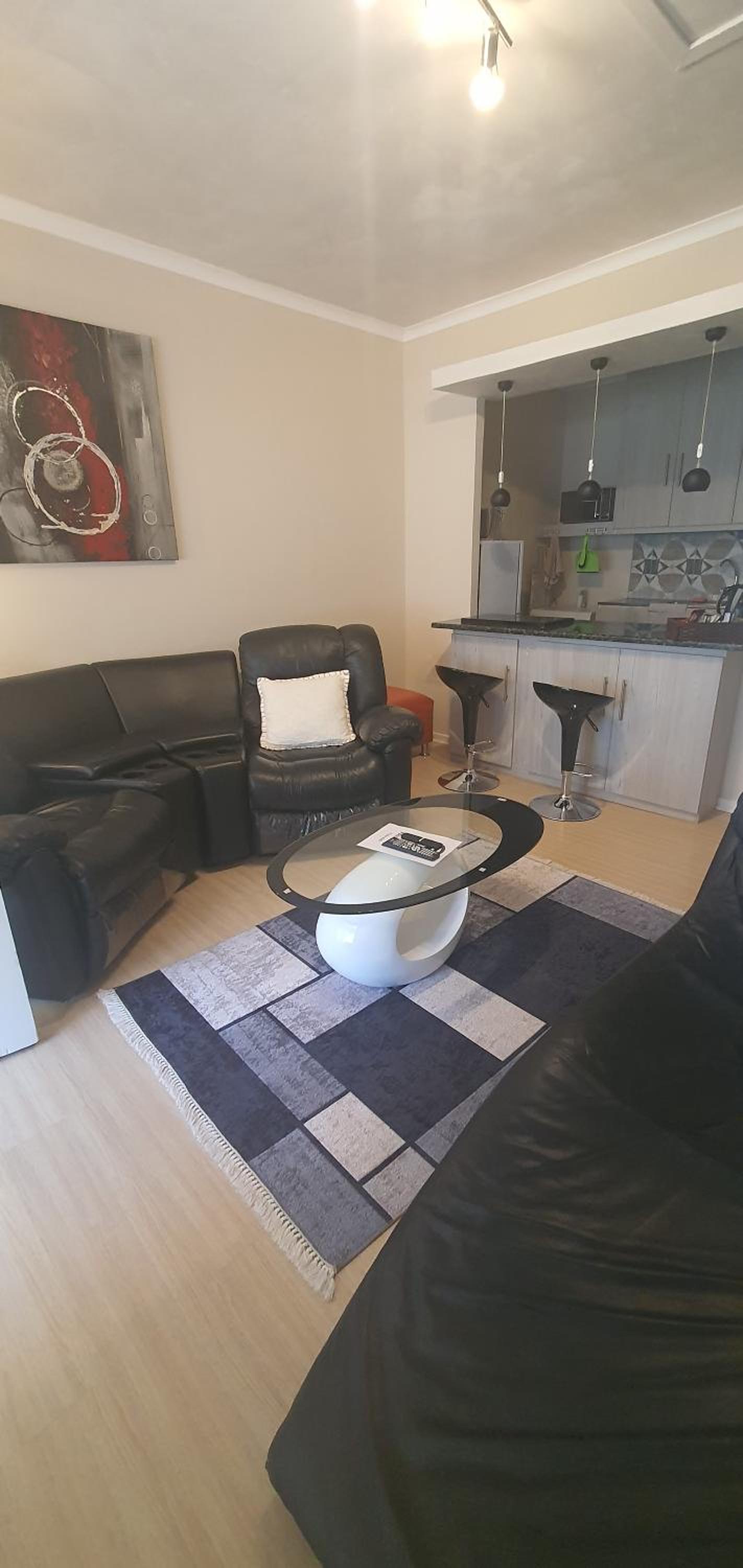 Basic Apartment photo 3
