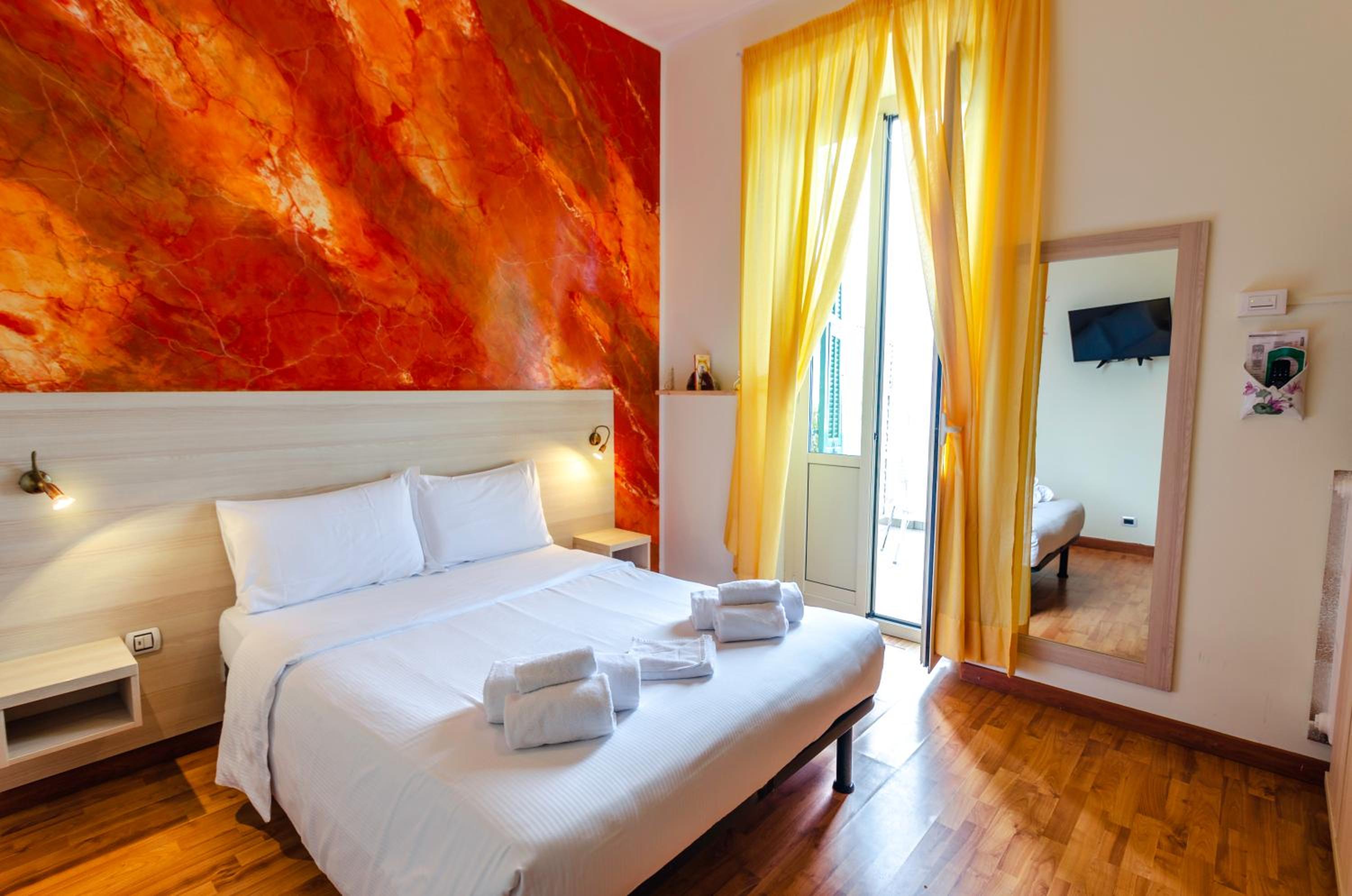 Double Room with Sea View - Photo 3