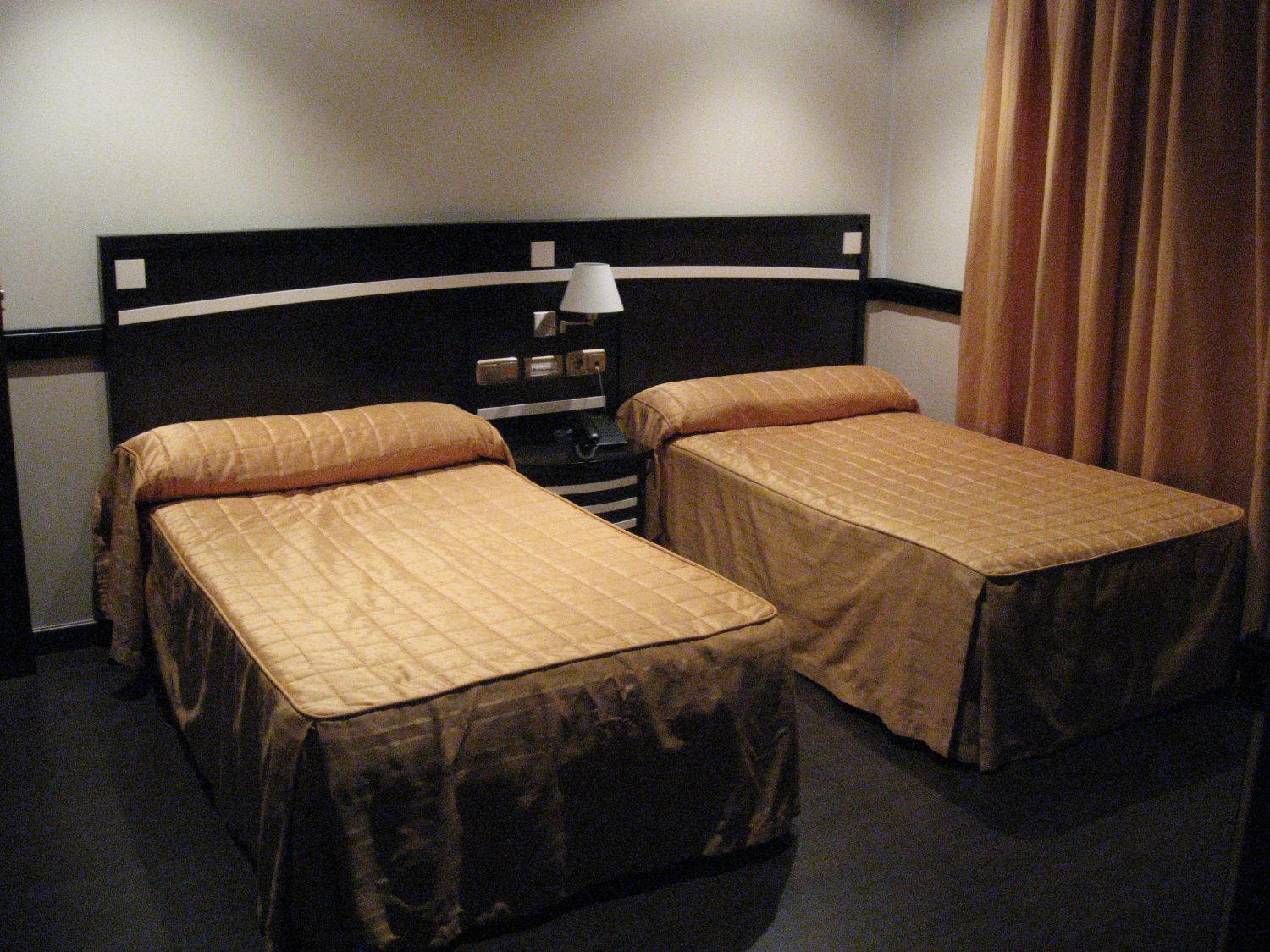 Double or Twin Room - Photo 2