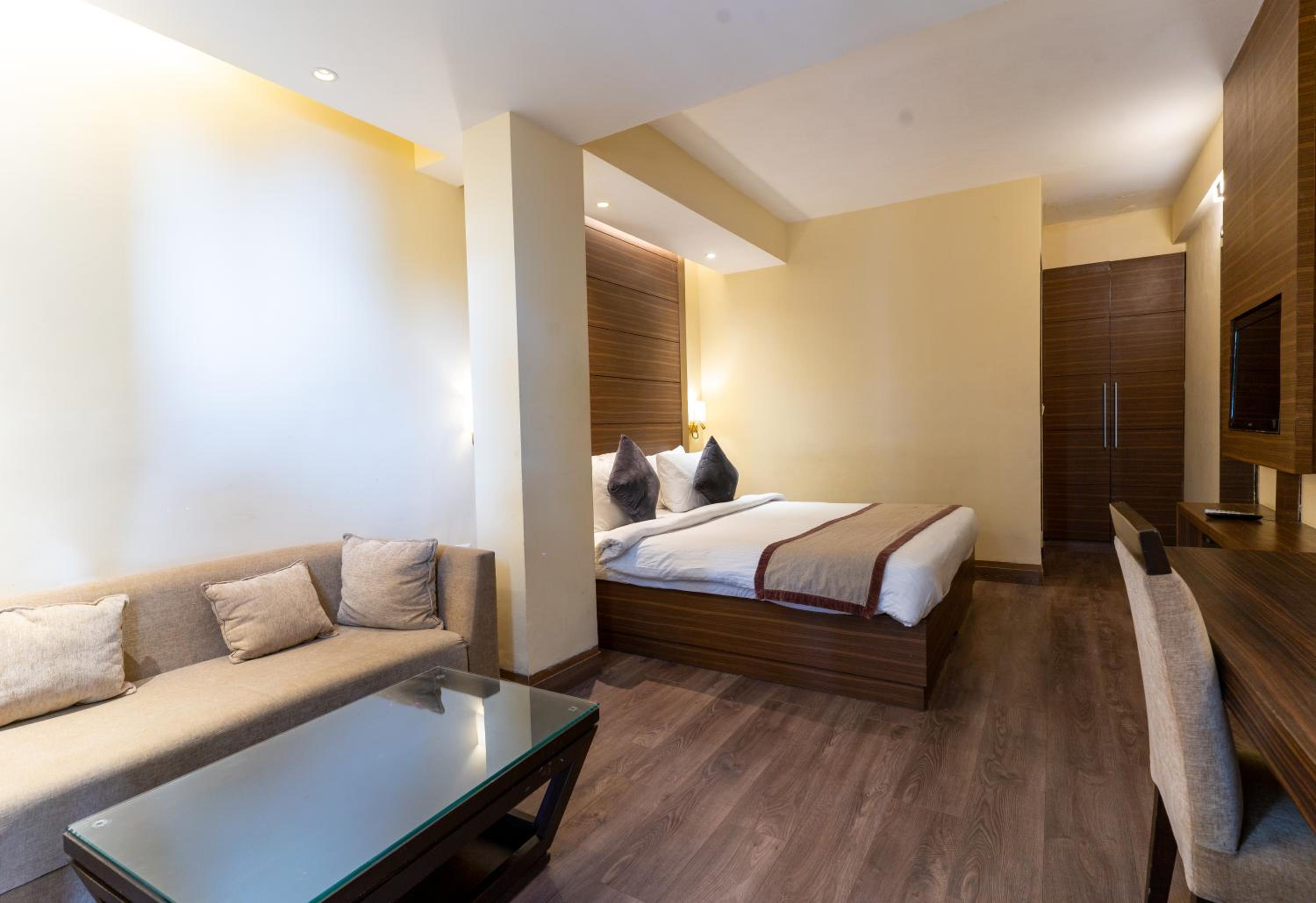 Premium Room – 1 Double Bed, Complimentry Evening Tea-Coffee with cookies at open terrace