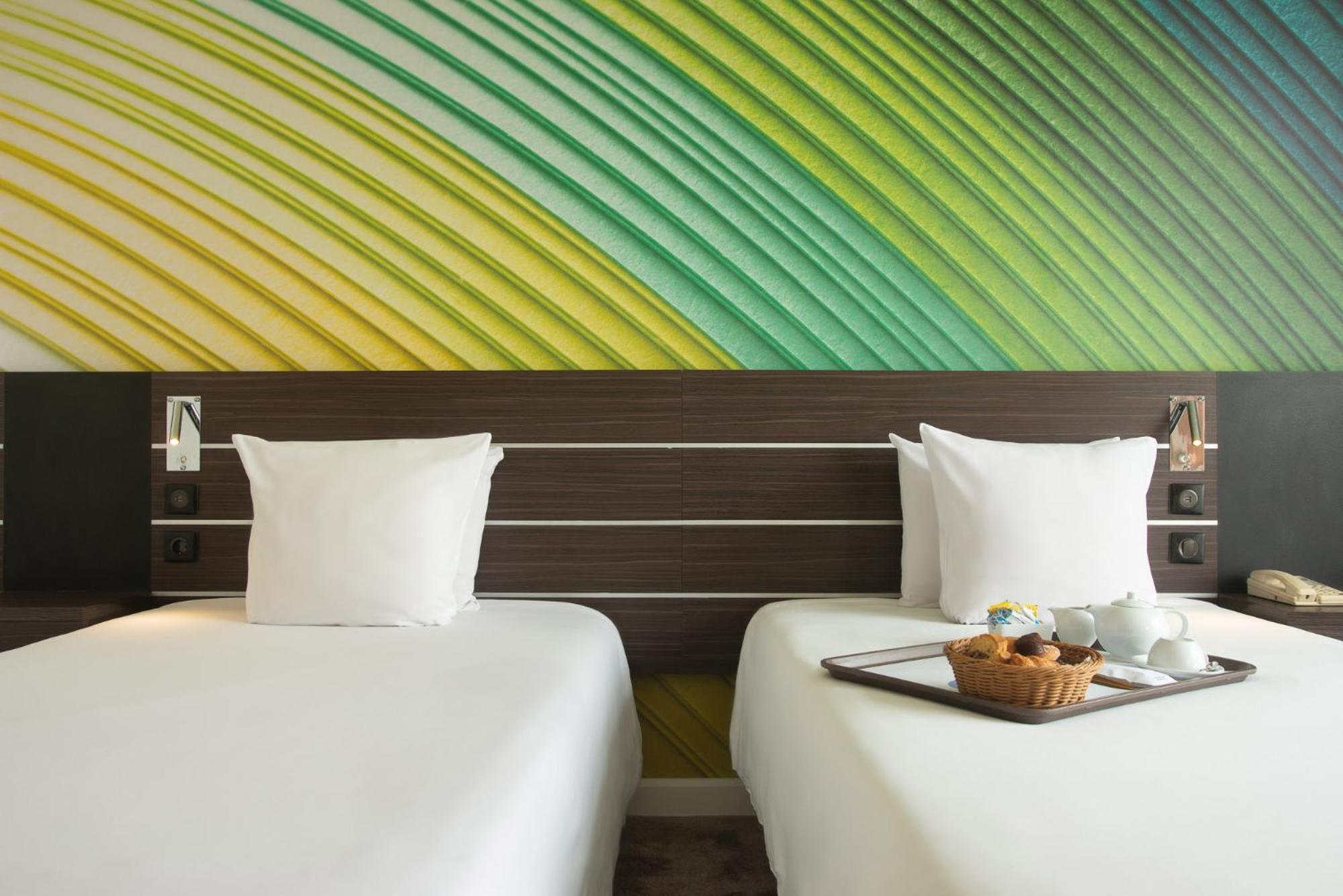 Superior Twin Room - City Side - Photo 7