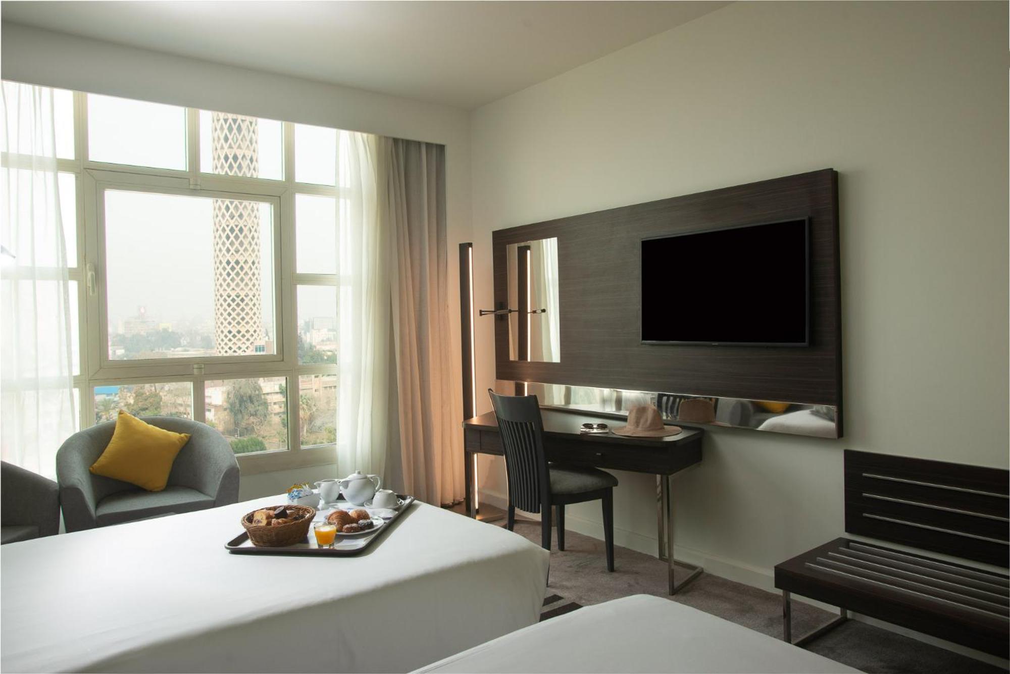 Superior Twin Room - City Side - Photo 8
