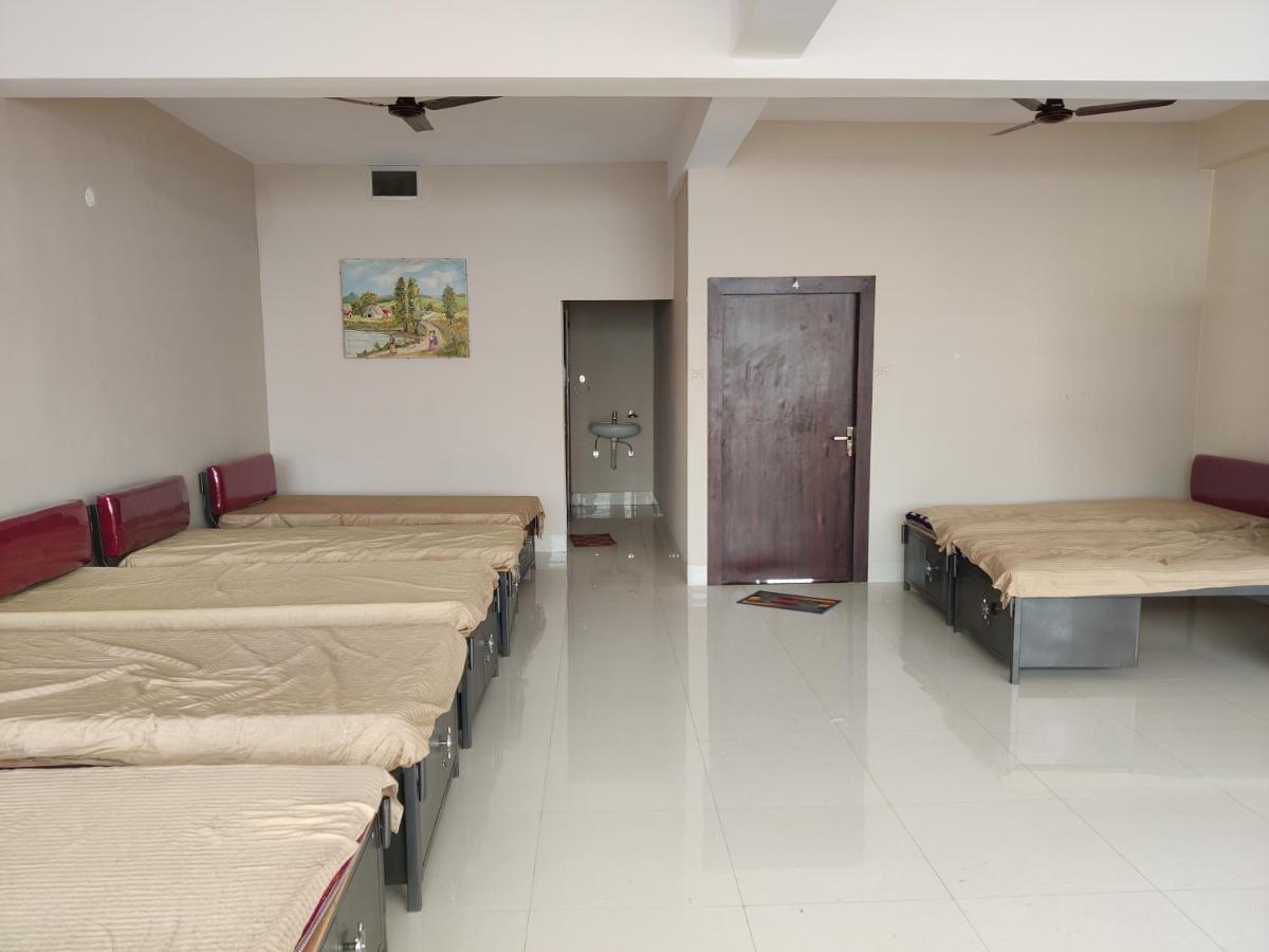 Single Bed in Dormitory Room photo 1