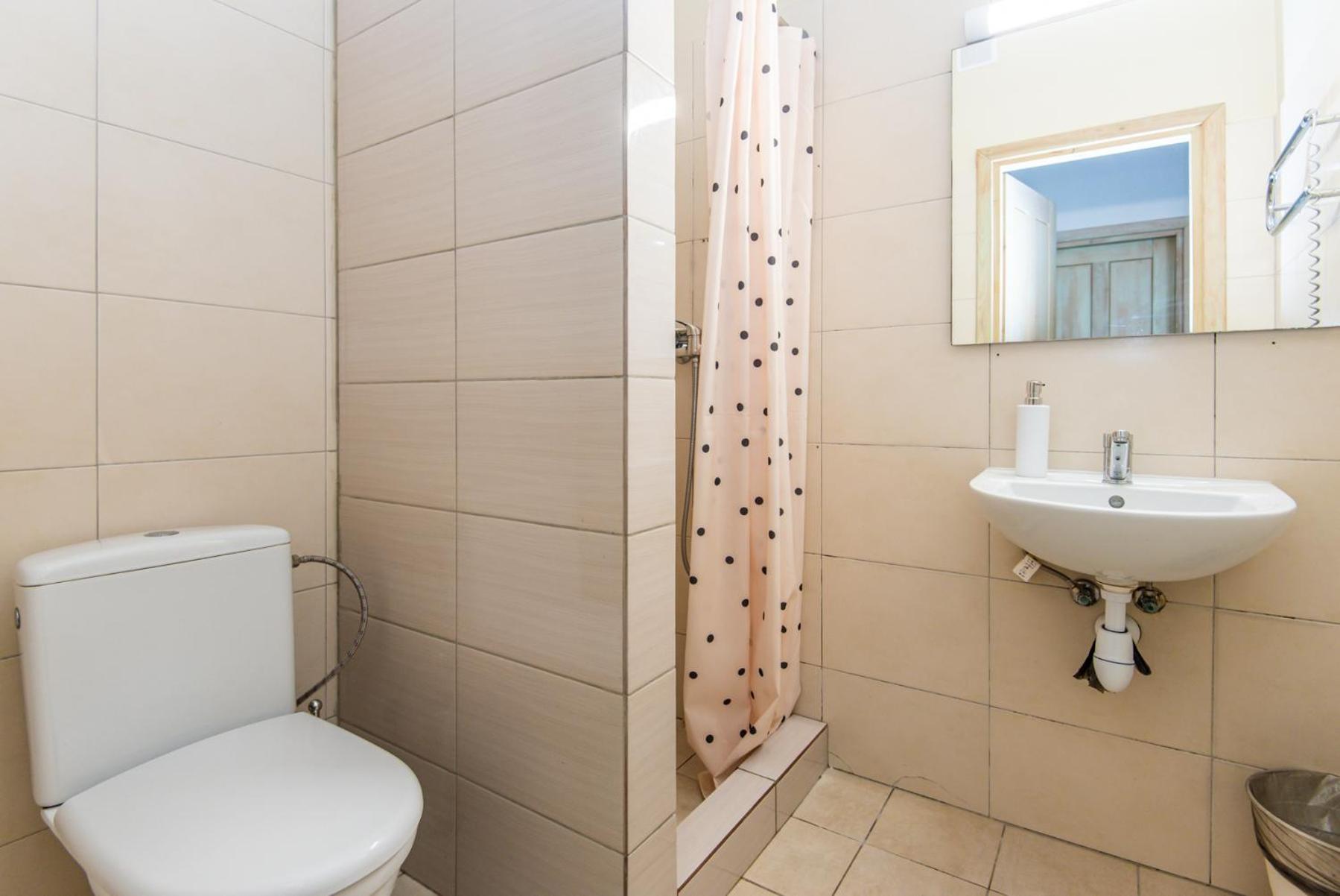 Twin Room with Bathroom photo 2