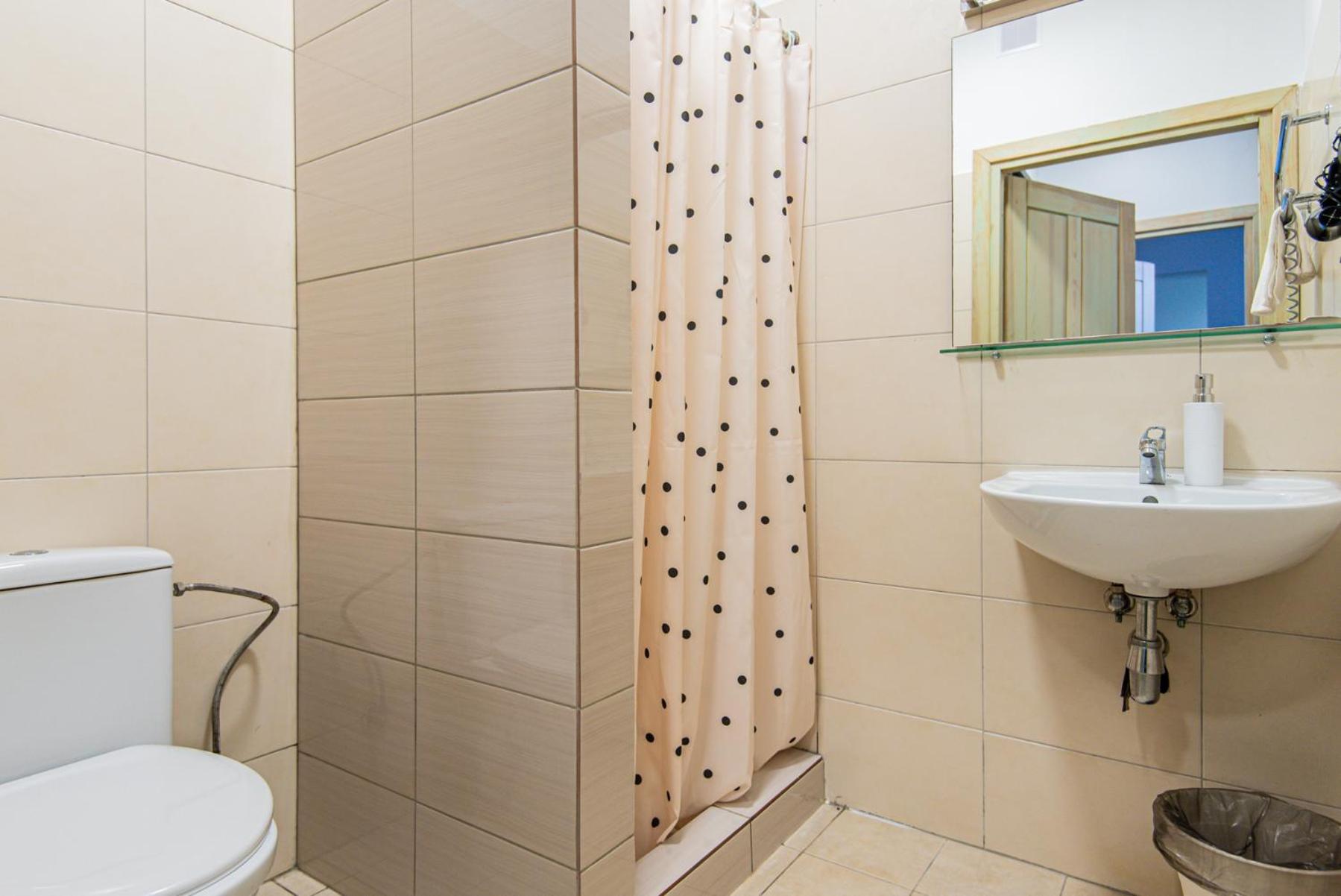 Double Room with Private Bathroom photo 3