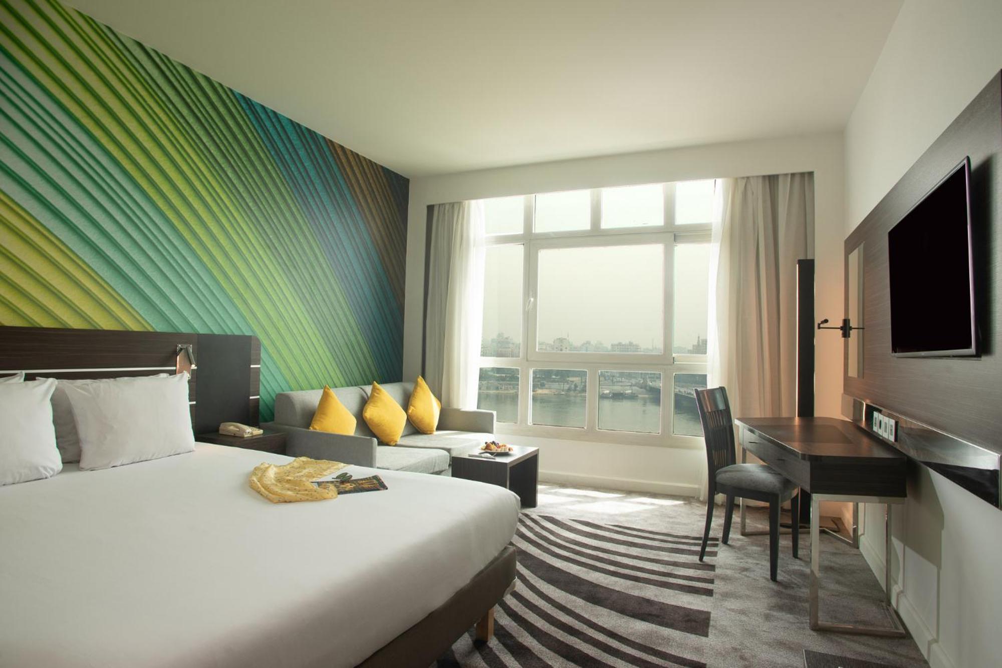 Superior Double Room with Sofa - River Side thumbnail 6