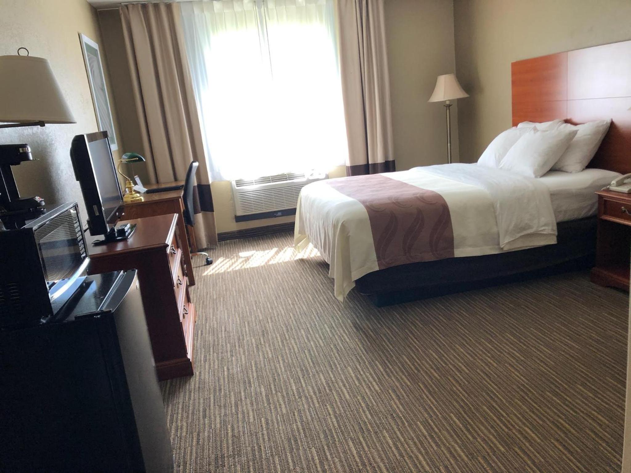 Queen Room - Accessible/Non-Smoking - Photo 5