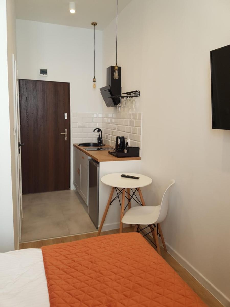 Double Room with Private Bathroom - Photo 2