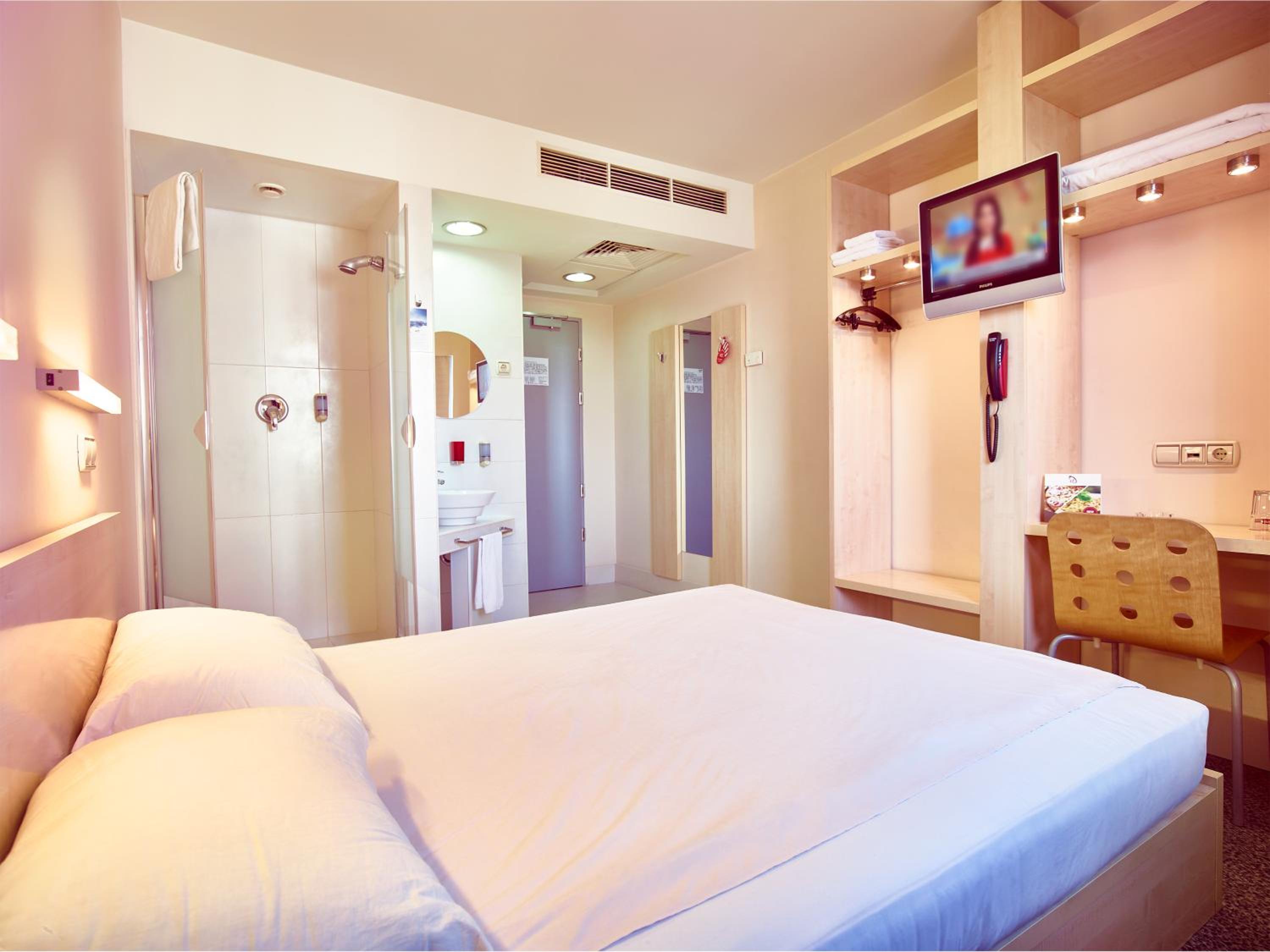 Standard Double Room photo 2