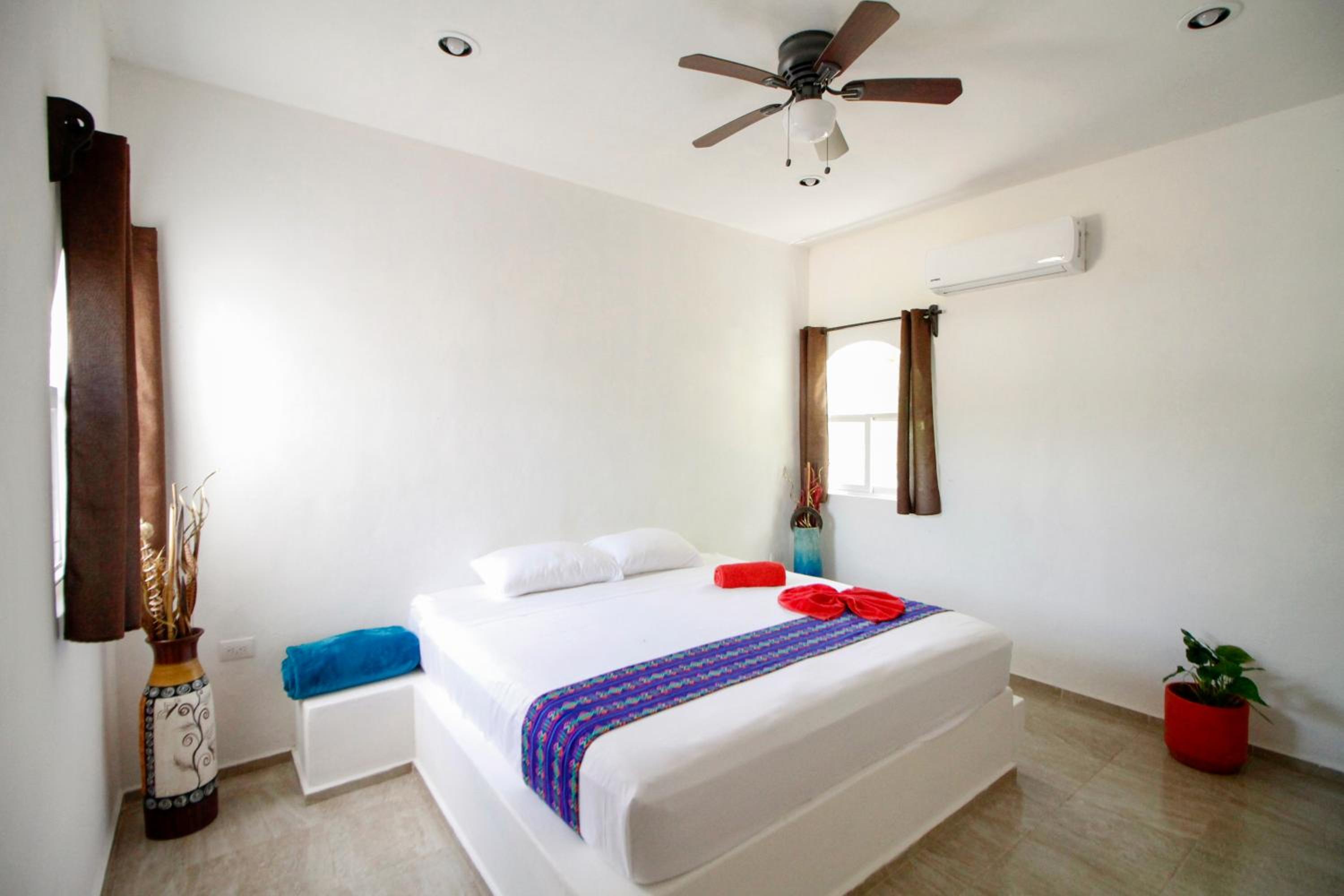 Two-Bedroom Villa - Photo 9