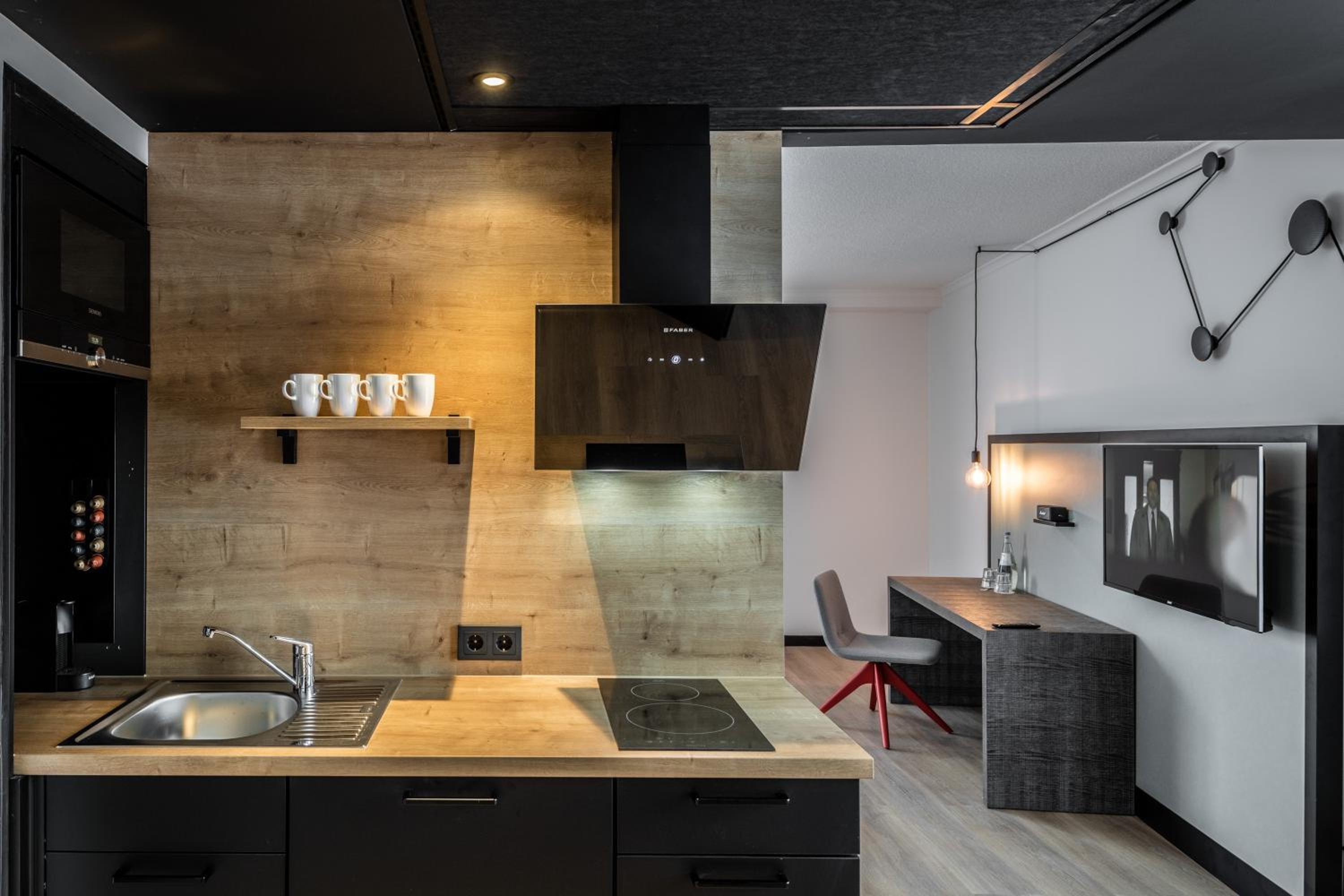 Studio Apartment - Photo 2