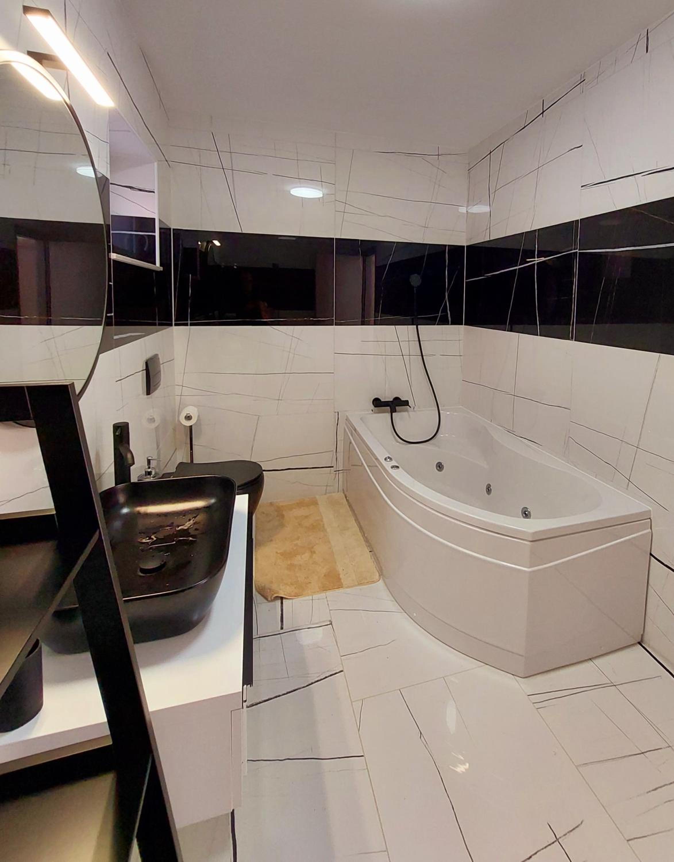 Two-Bedroom Apartment - Photo 3