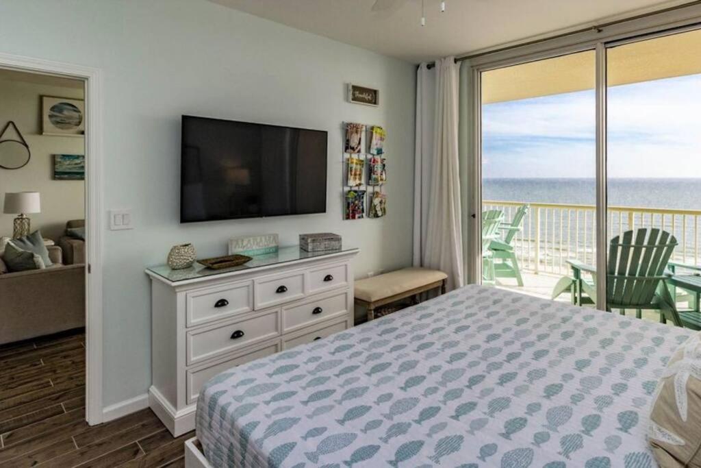 Three-Bedroom Apartment - Oceanfront photo 1