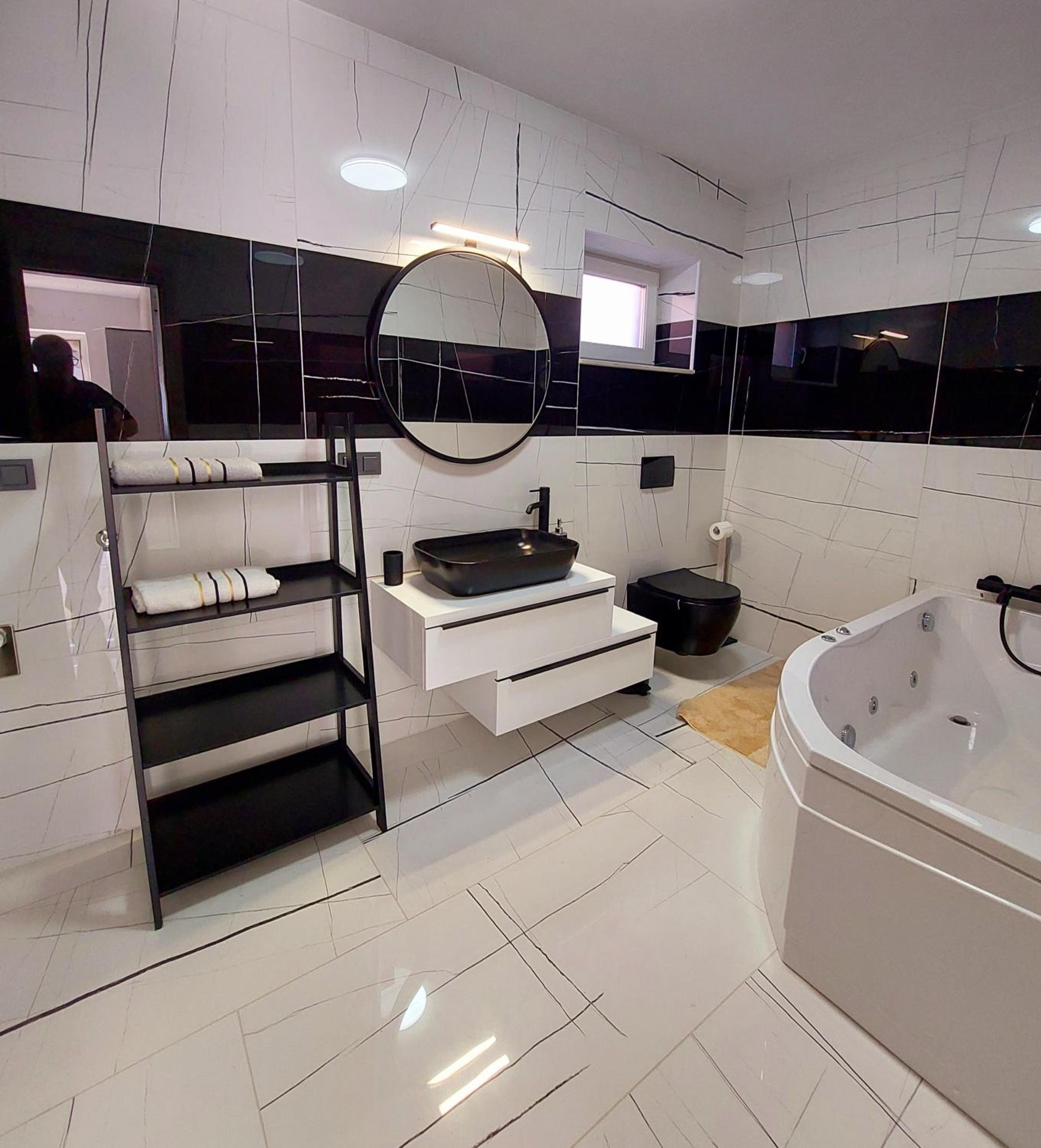 Two-Bedroom Apartment - Photo 7