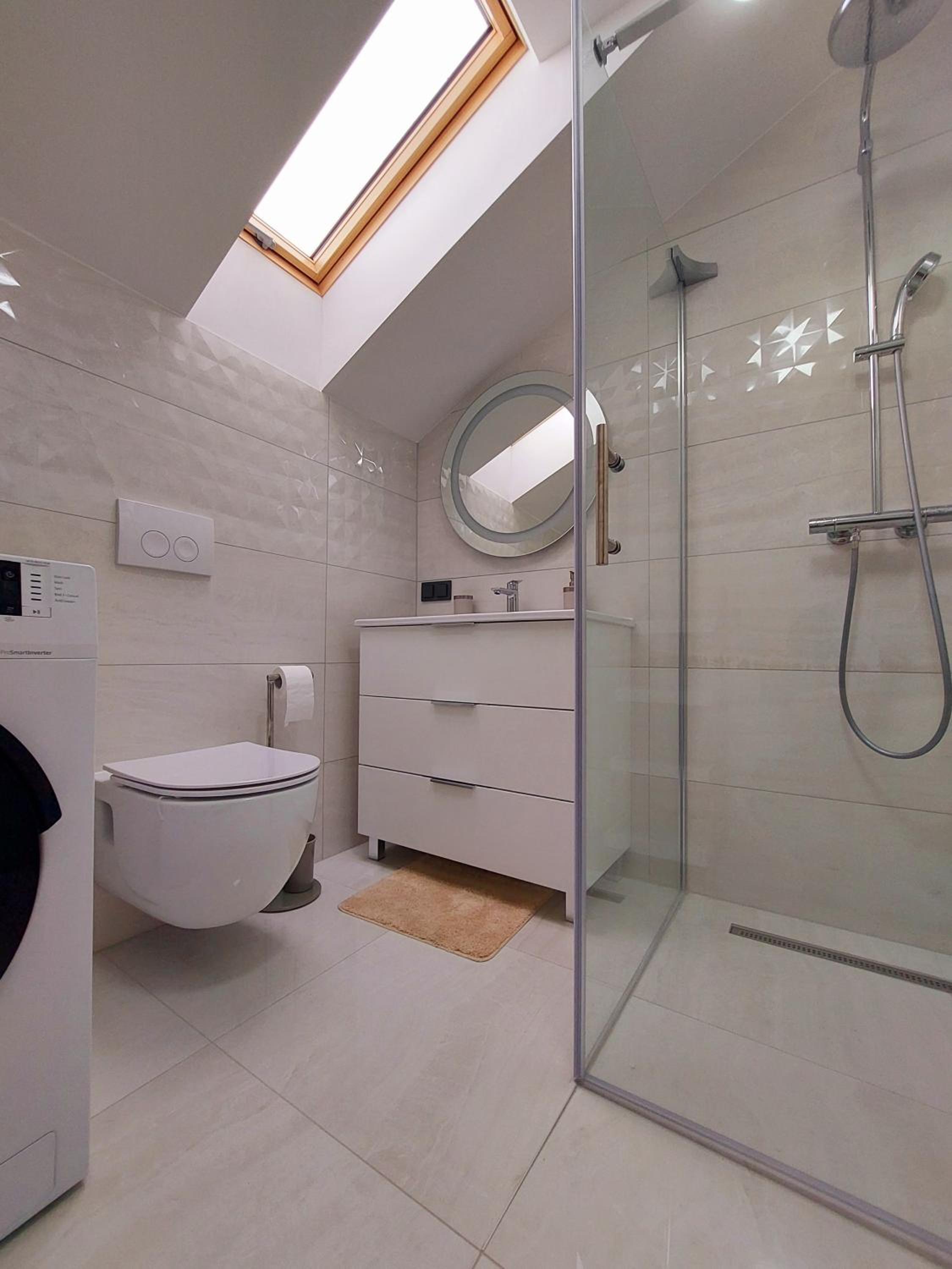 Three-Bedroom Apartment - Photo 9
