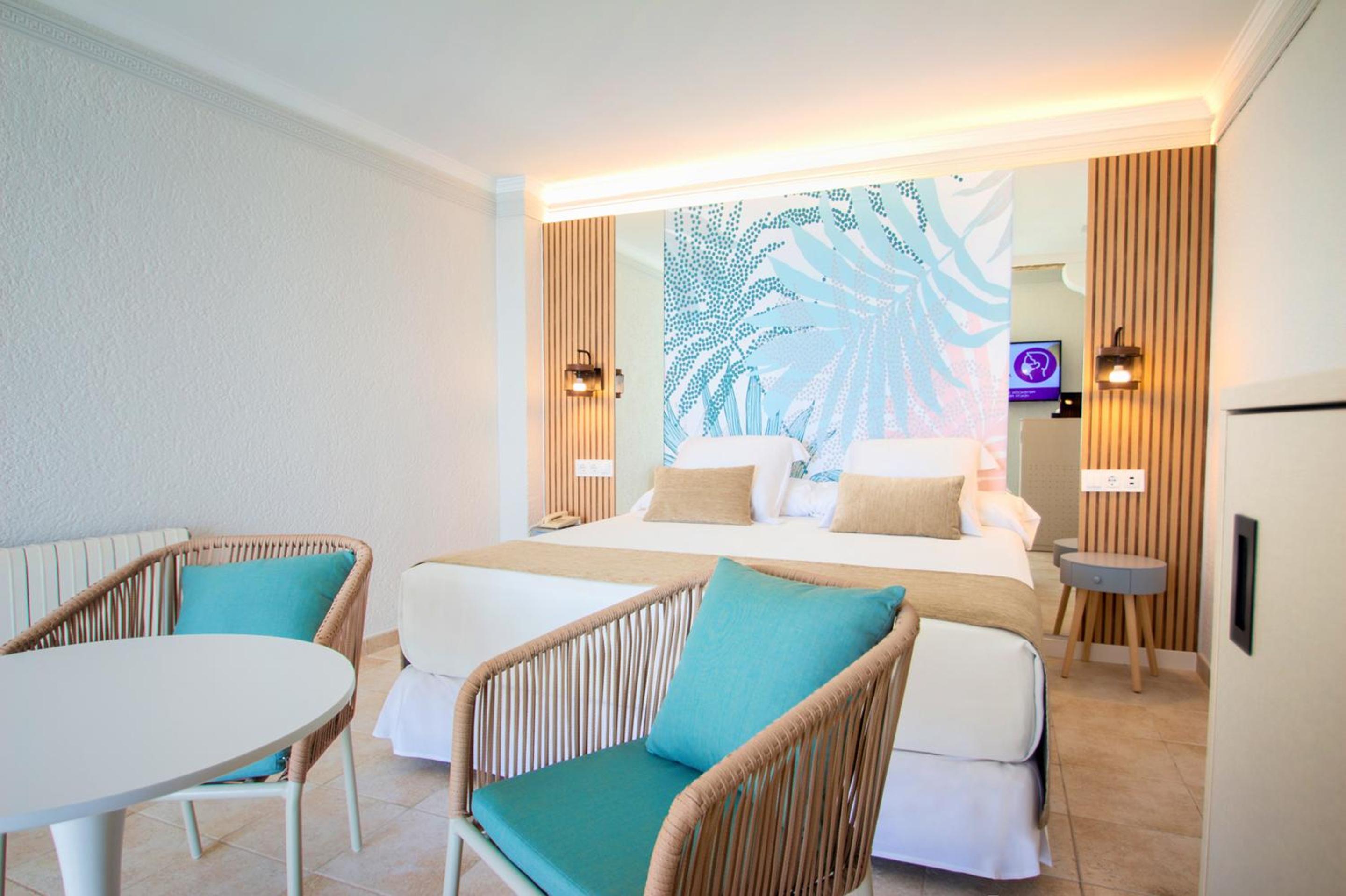 Habitación Doble Deluxe con Balcón y Vista al Mar Habitación Doble Deluxe con Balcón y Vista al Mar