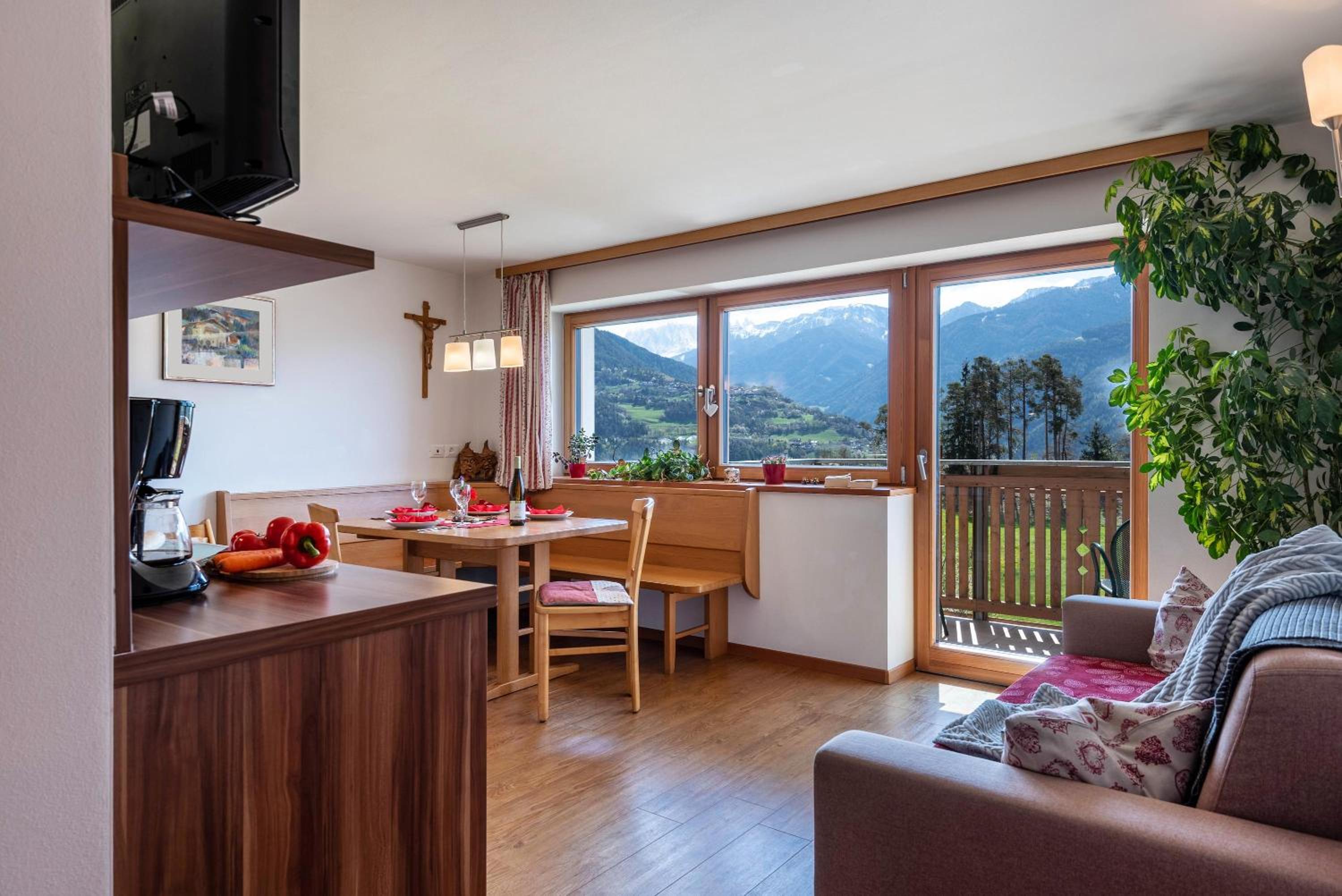 Two-Bedroom Deluxe Apartment with Garden View photo 1