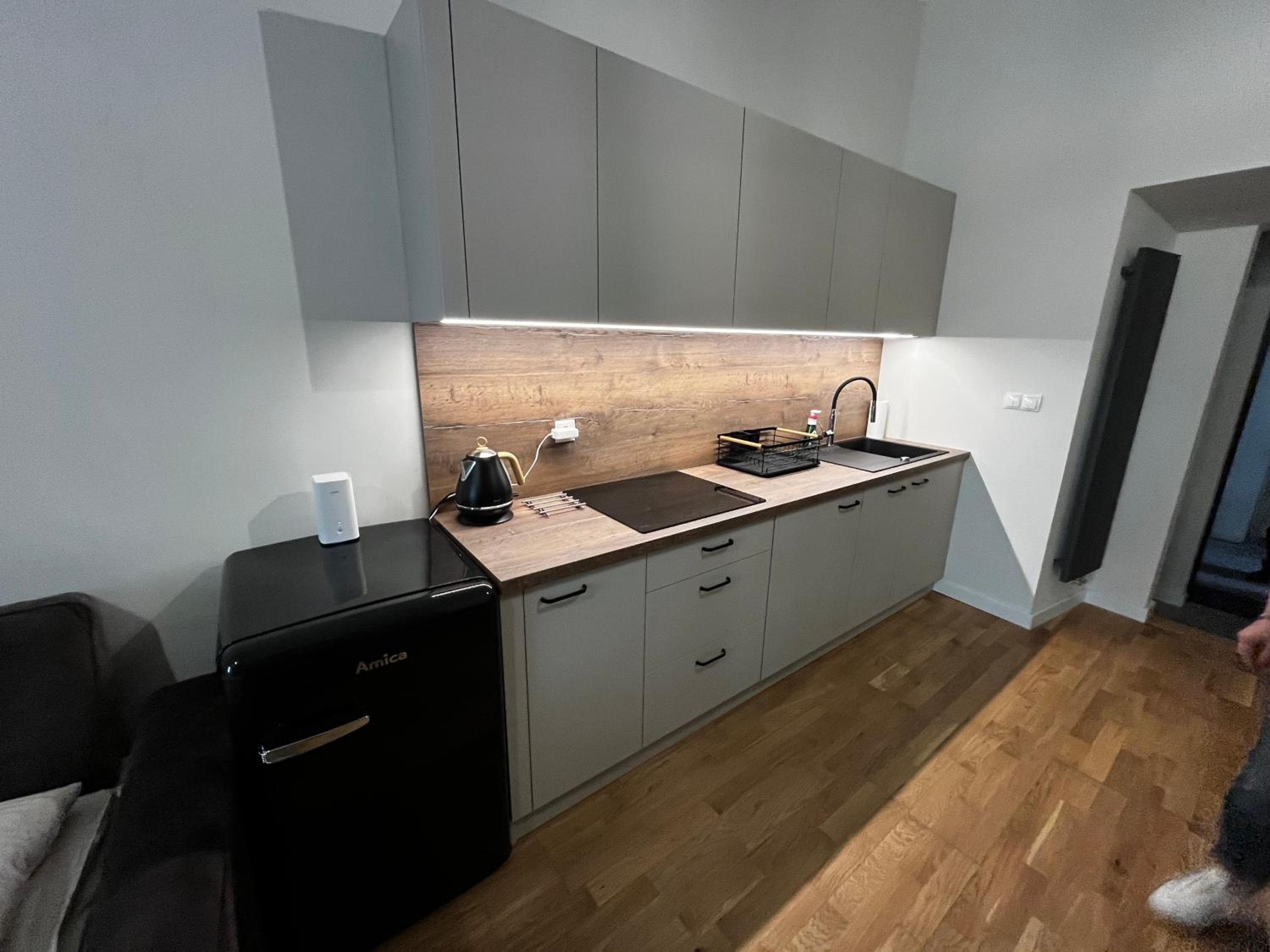 One-Bedroom Apartment