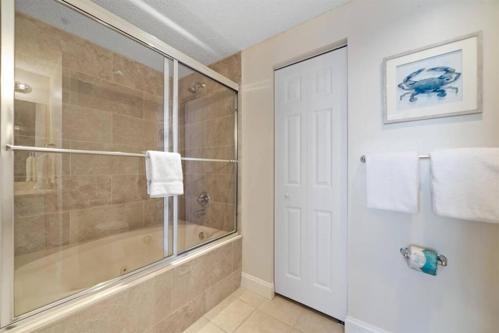 Three-Bedroom Apartment - Oceanfront photo 3