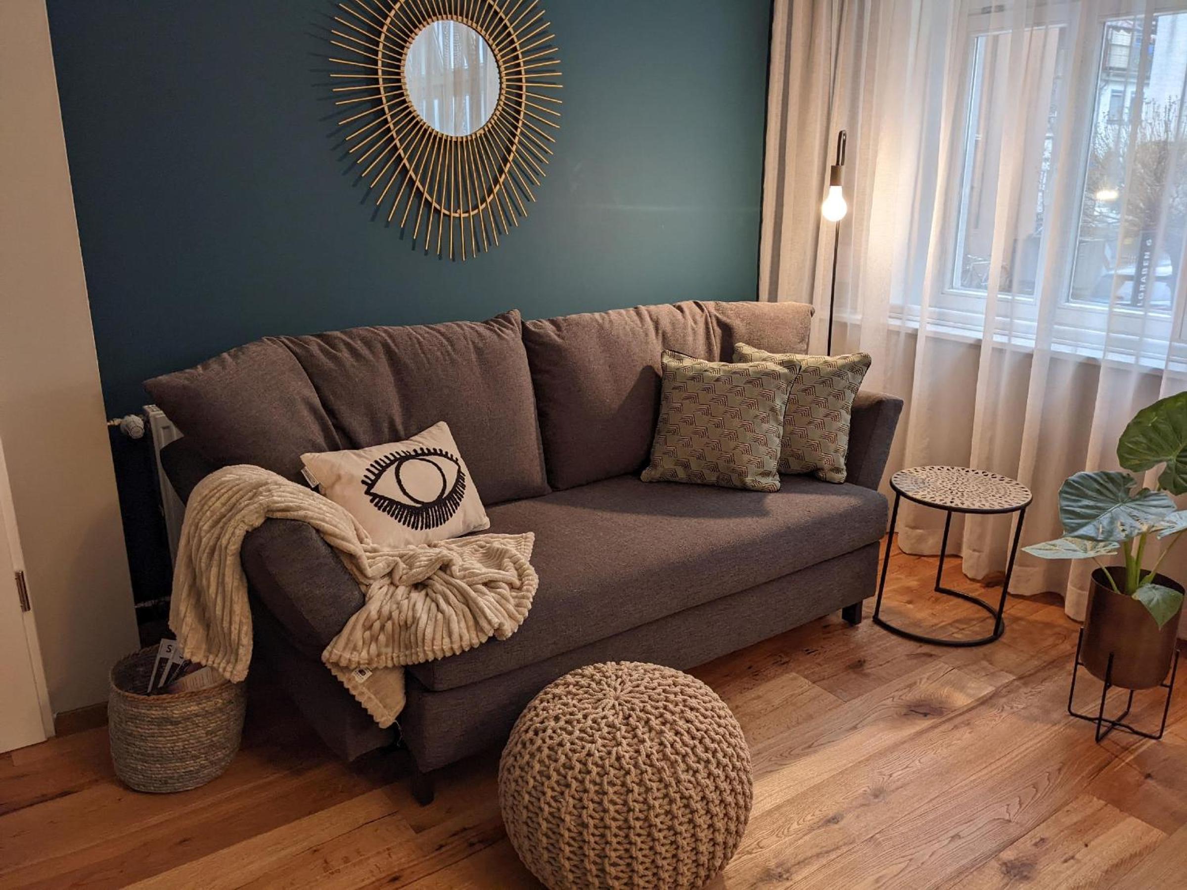 One-Bedroom Apartment with Lake View