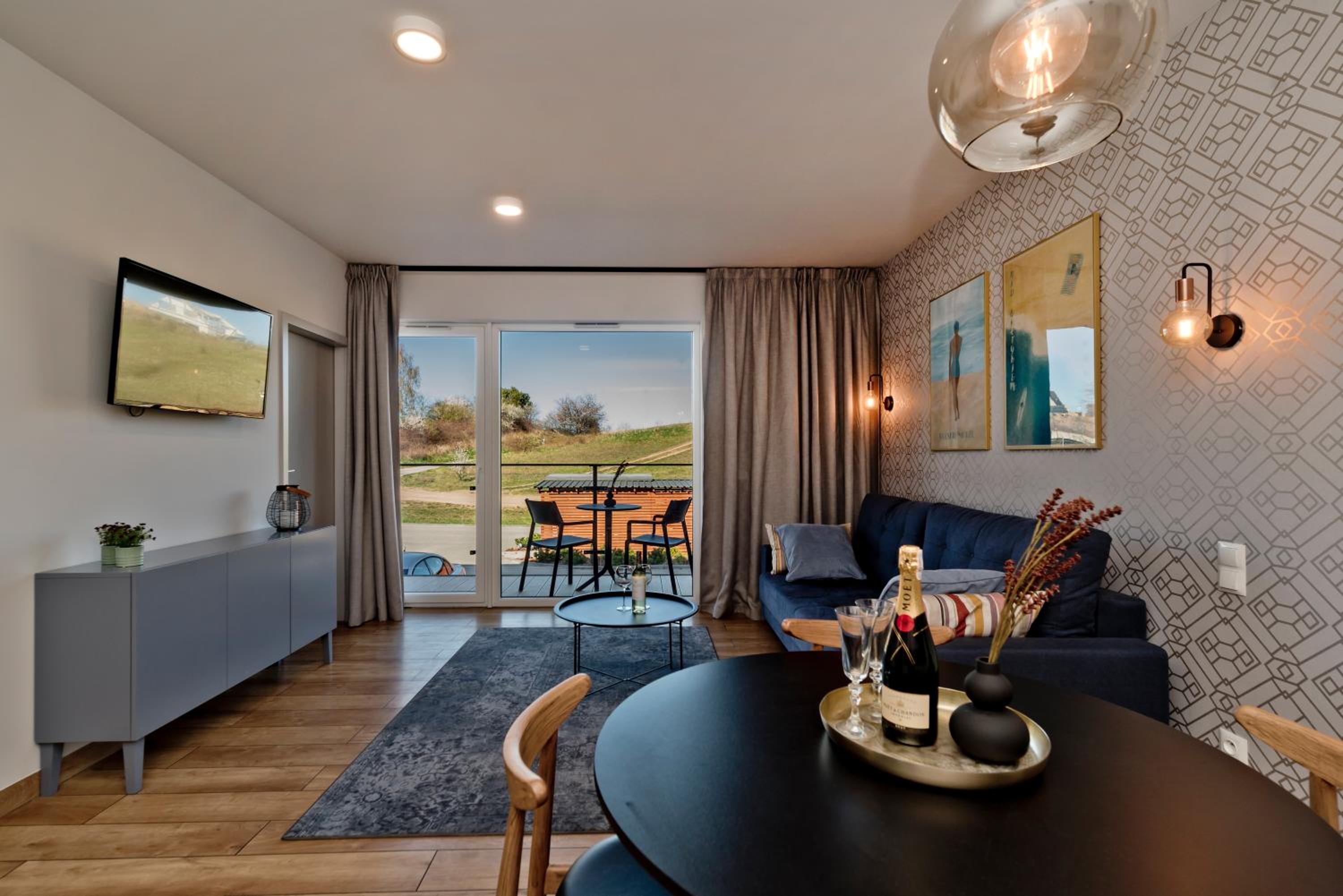 One-Bedroom Apartment
