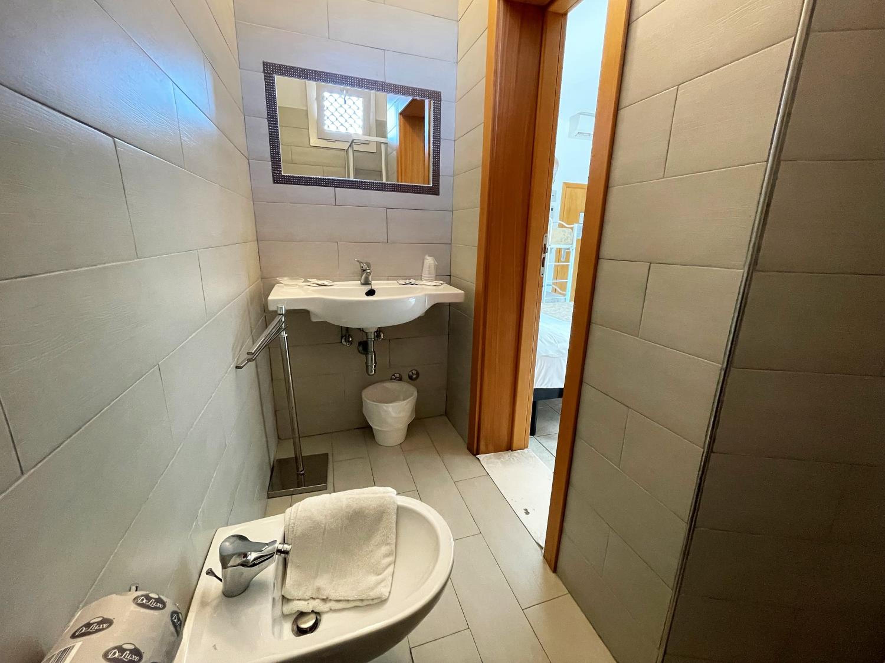 Comfort Double or Twin Room - Photo 6