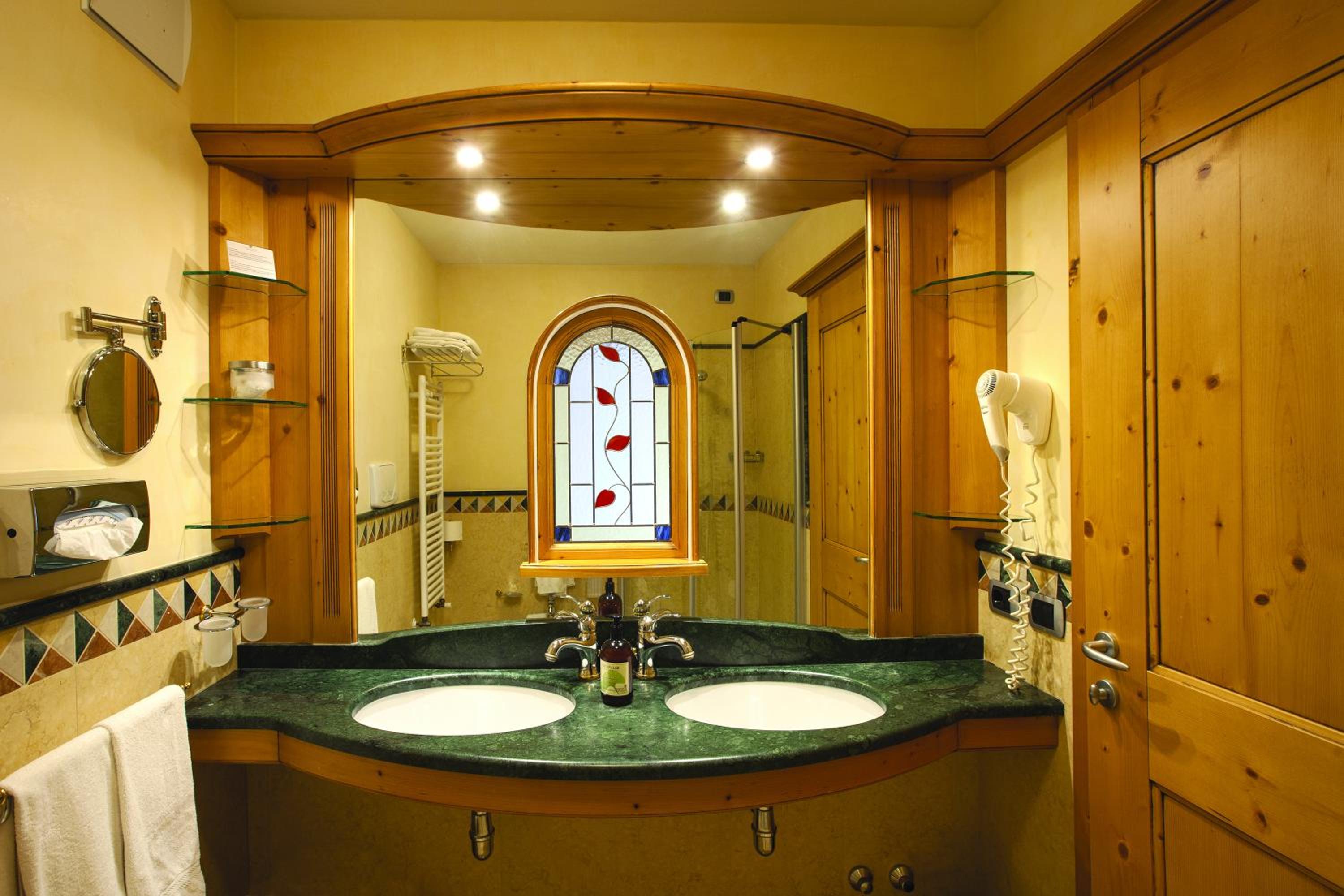Junior Suite with Garden View - Photo 4