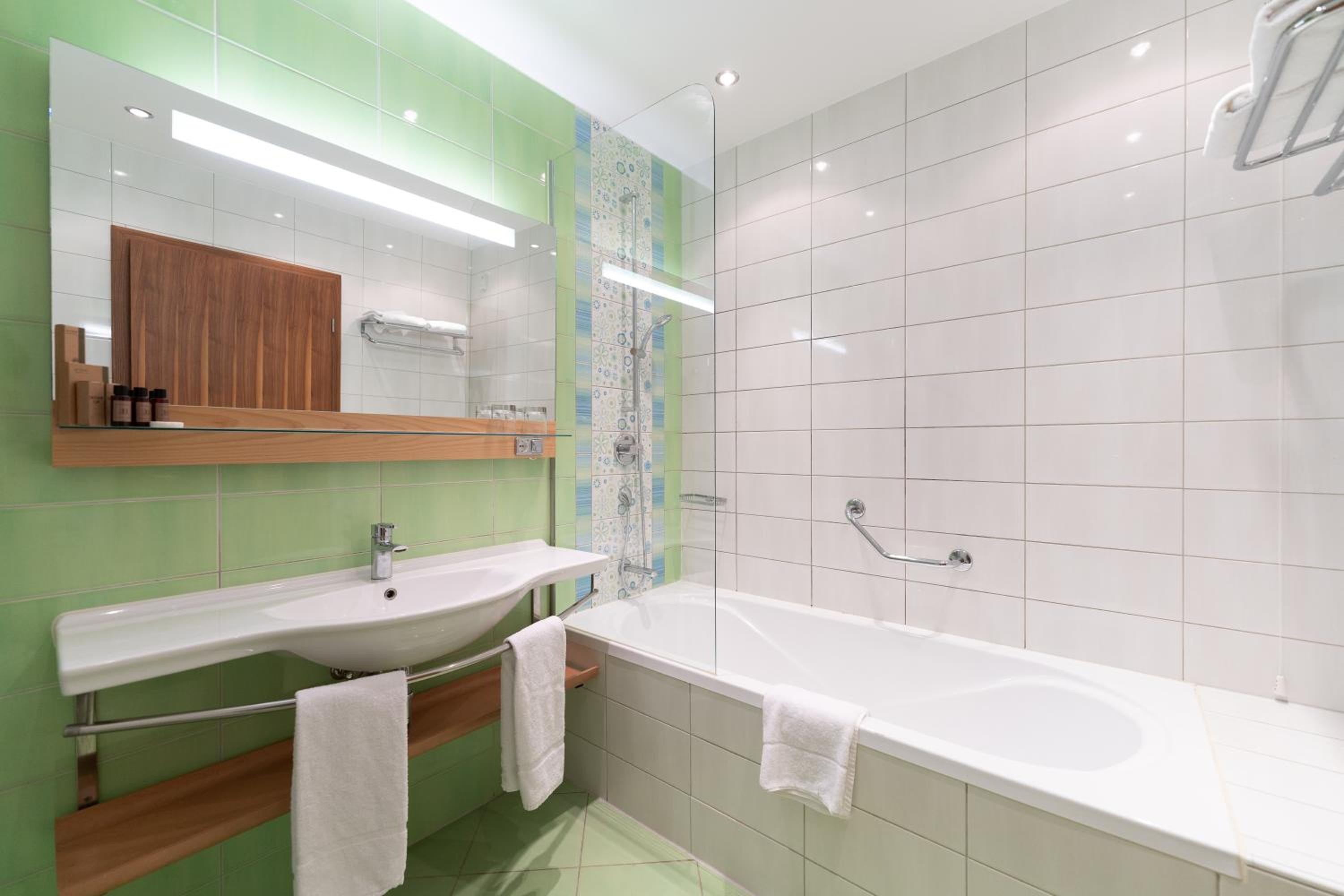 Comfort Double or Twin Room with Balcony photo 3