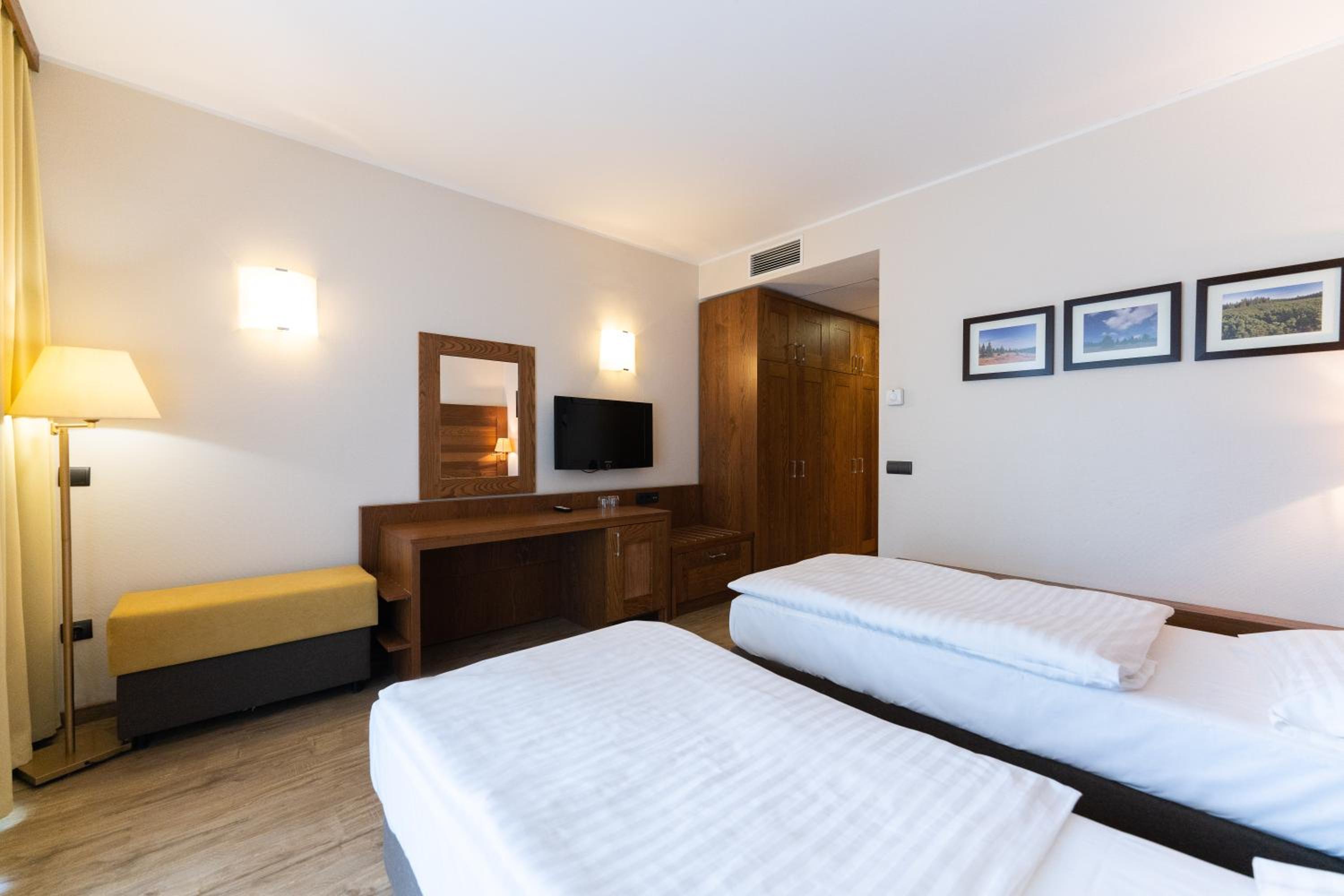 Comfort Double or Twin Room with Balcony photo 2