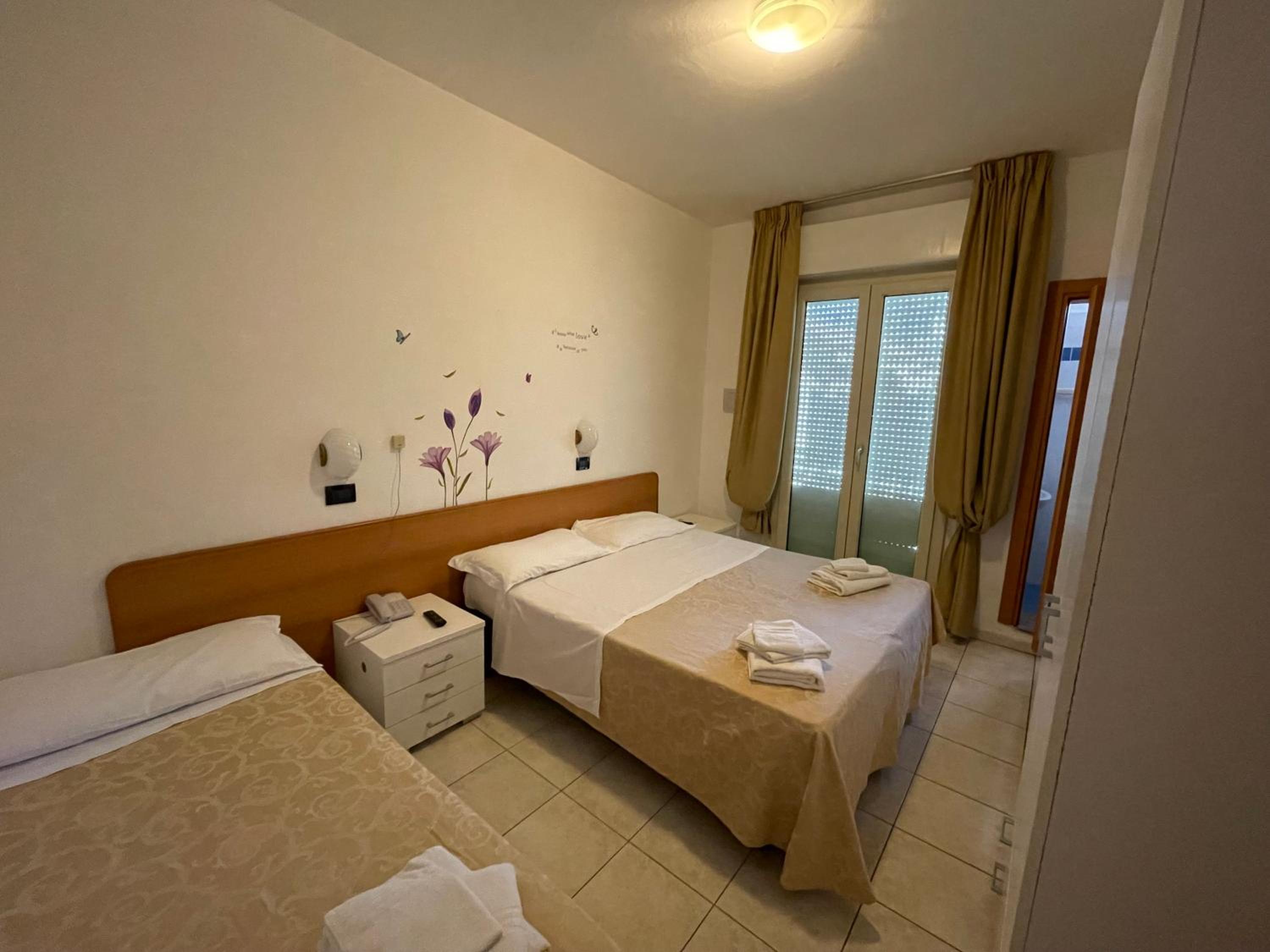 Basic Triple Room - Photo 2