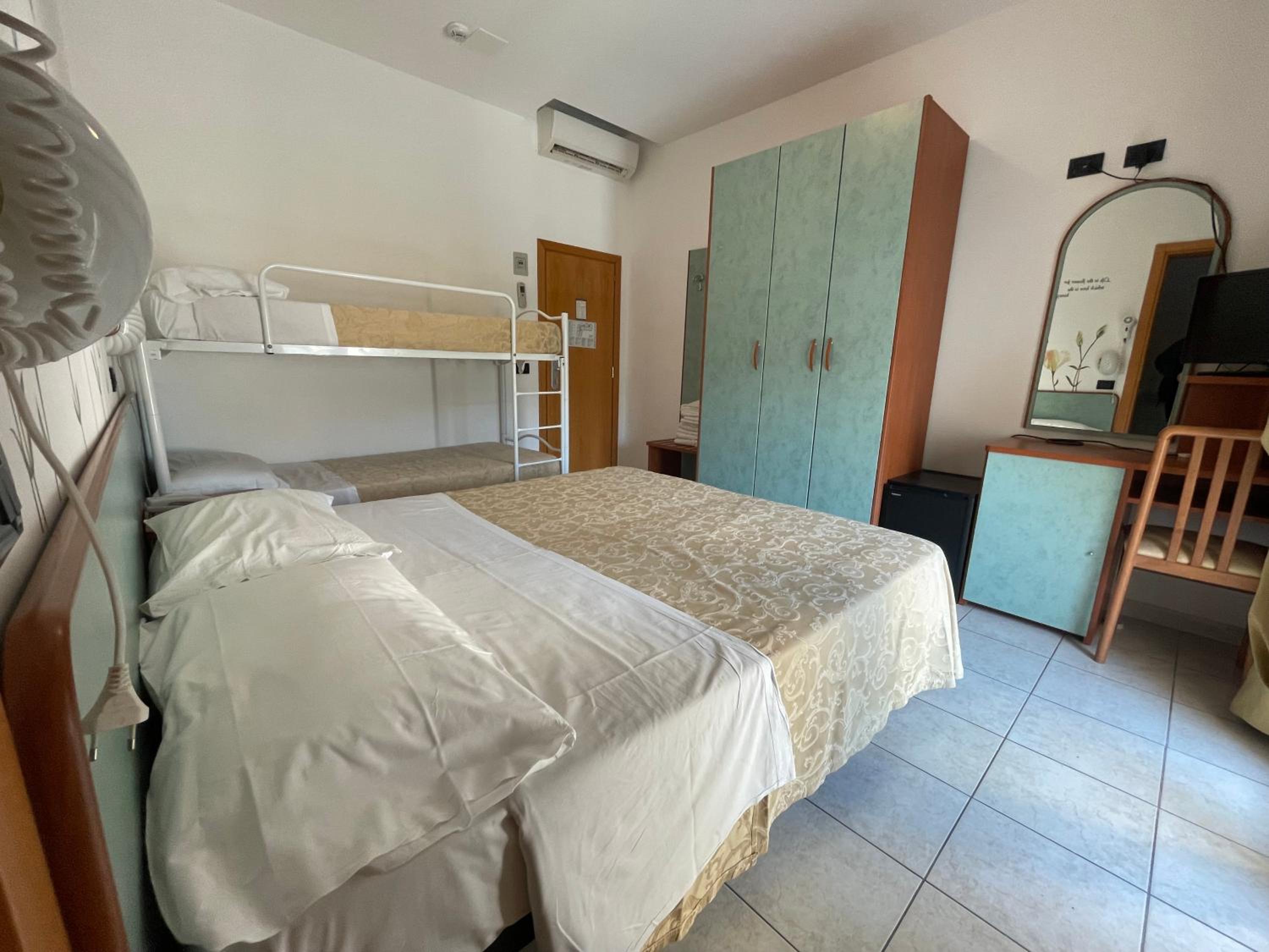 Comfort Quadruple Room - Photo 5