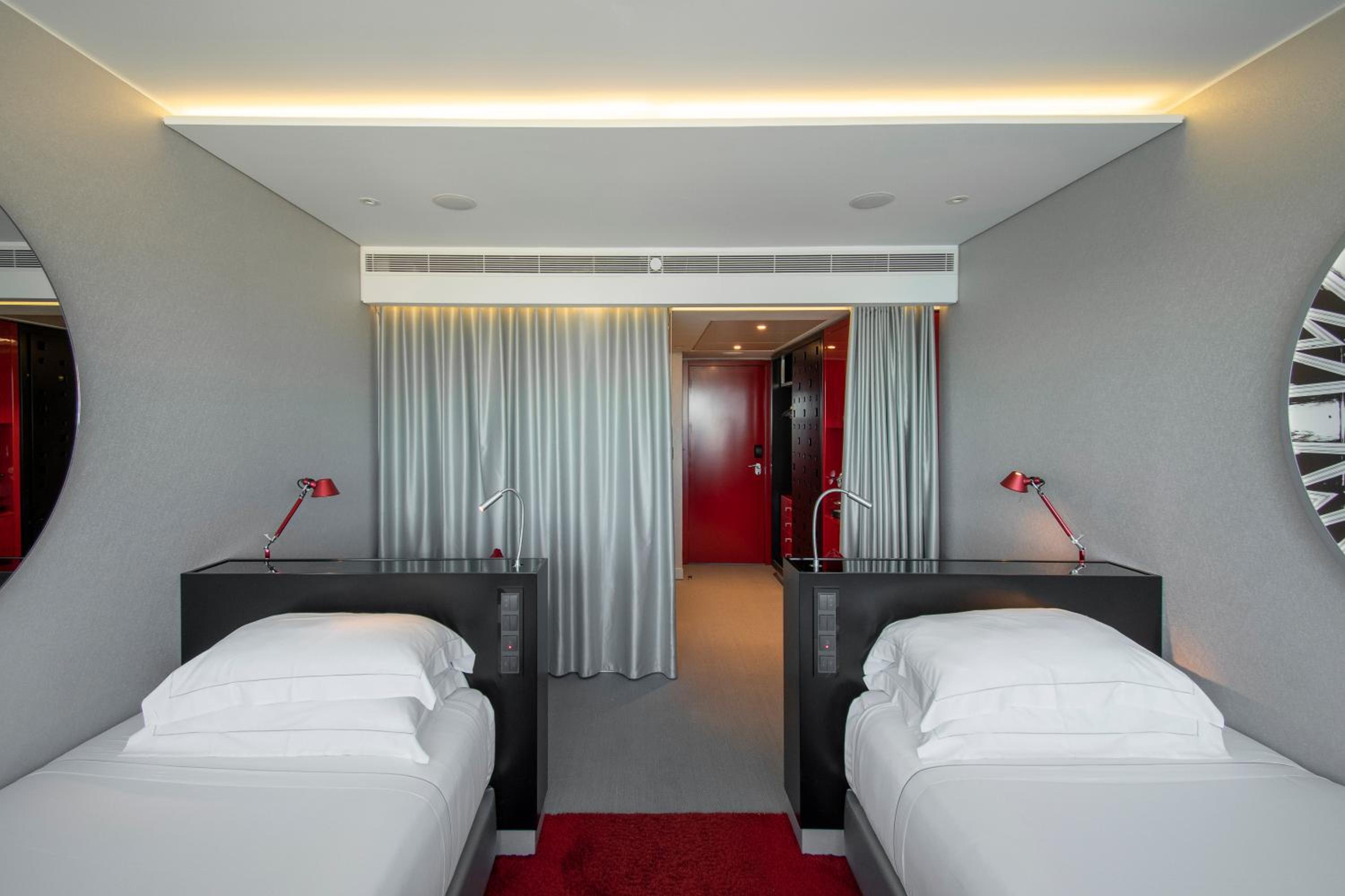 Deluxe Double or Twin Room photo 2