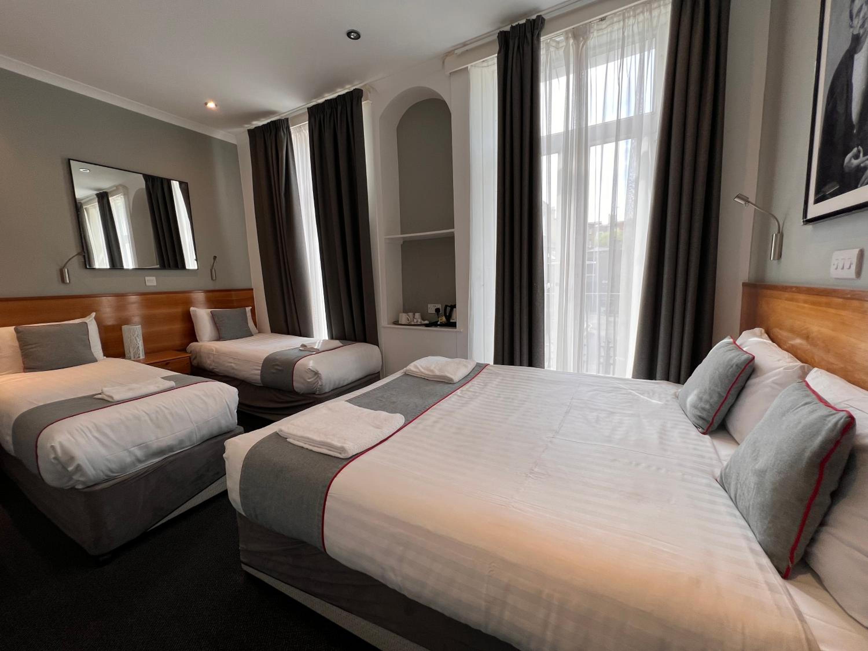 Deluxe Quadruple Room photo 3
