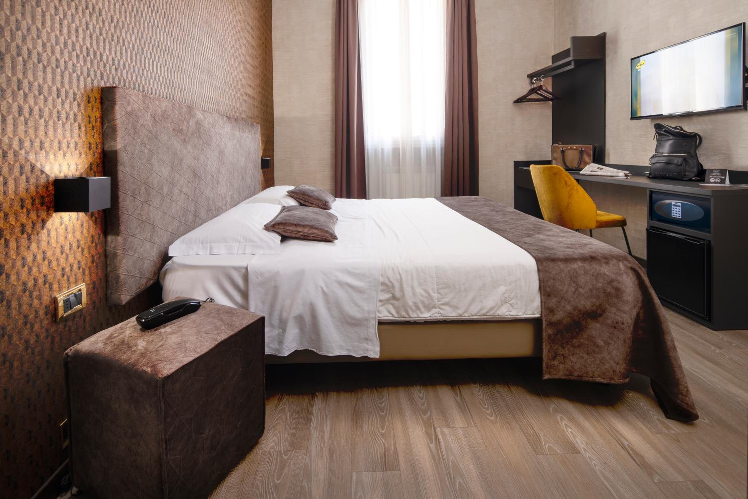 Classic Double Room - Photo 3