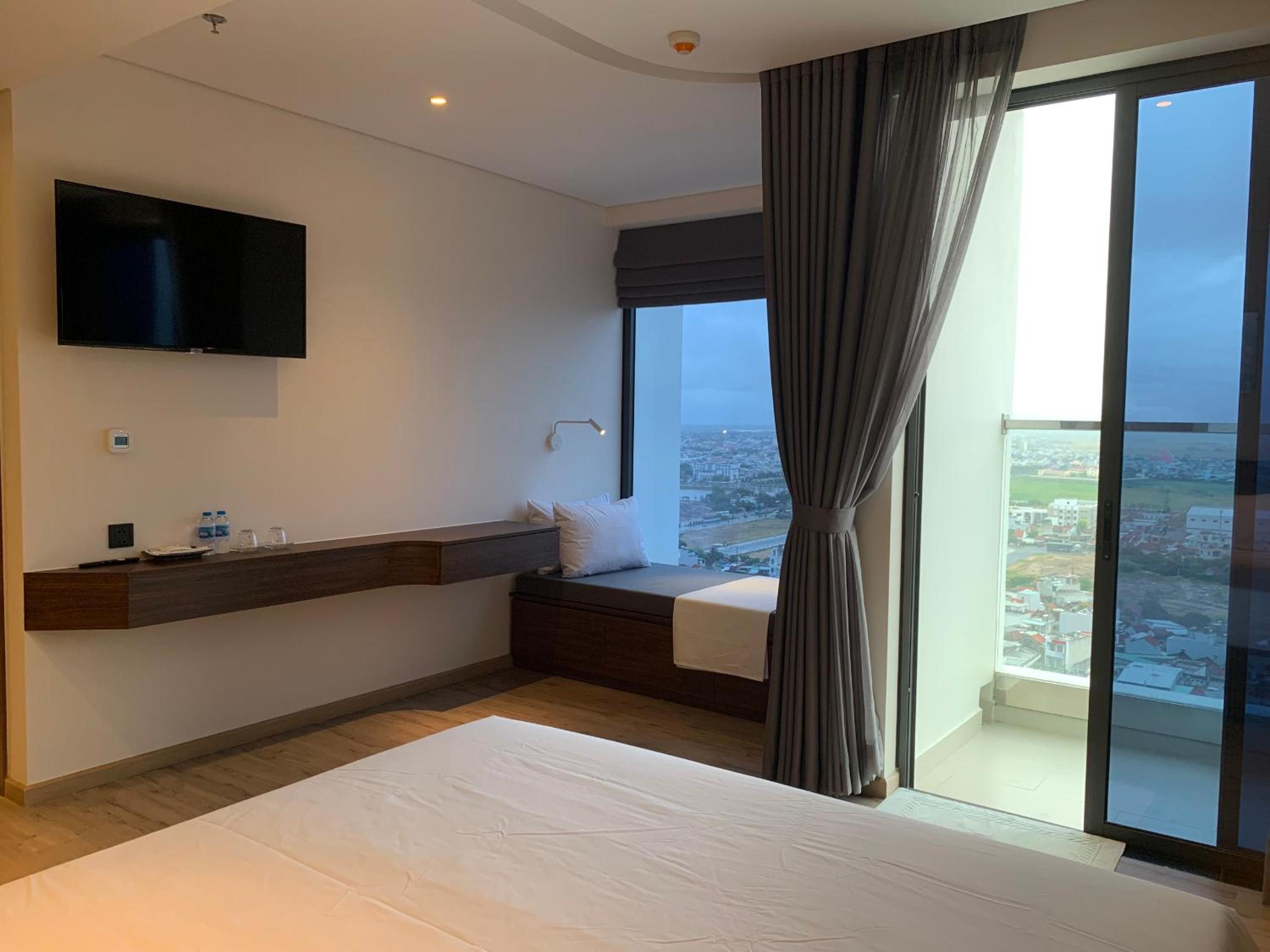 King Room With Balcony photo 2