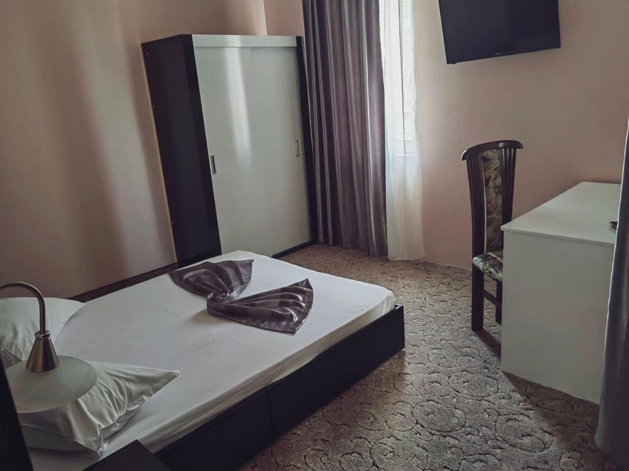 One-Bedroom Apartment - Photo 6
